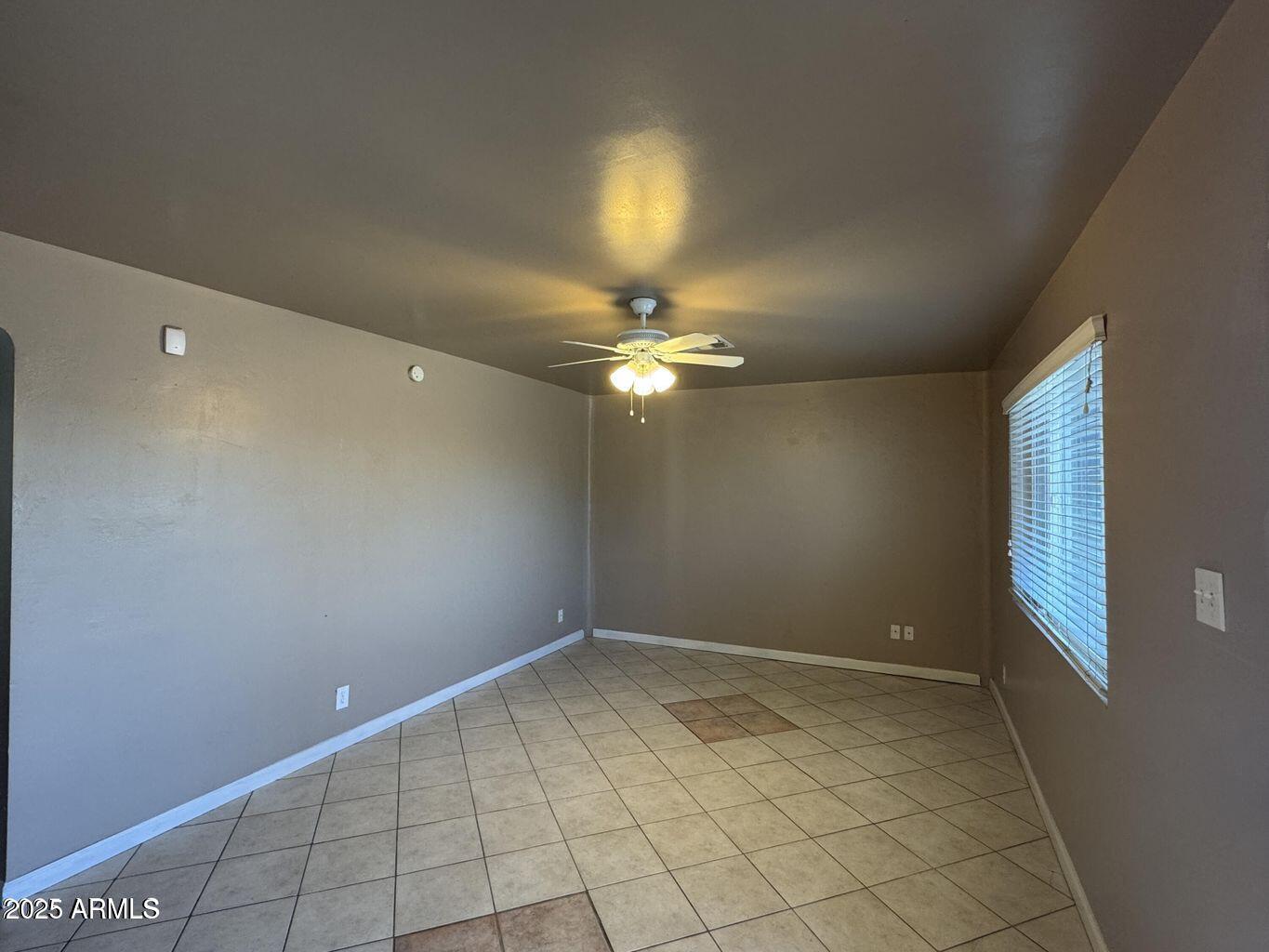 1714 W COCHISE Drive