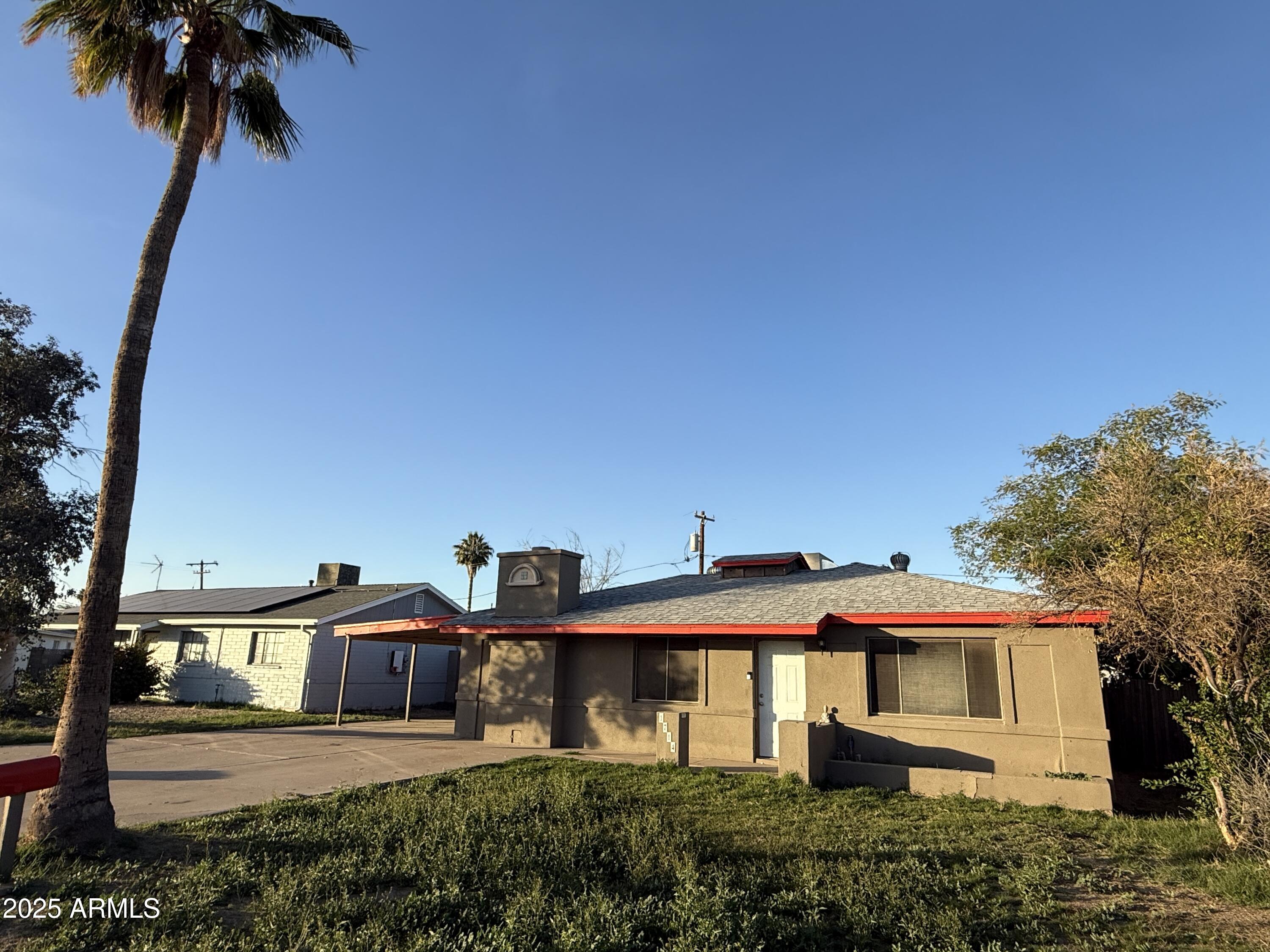 1714 W COCHISE Drive