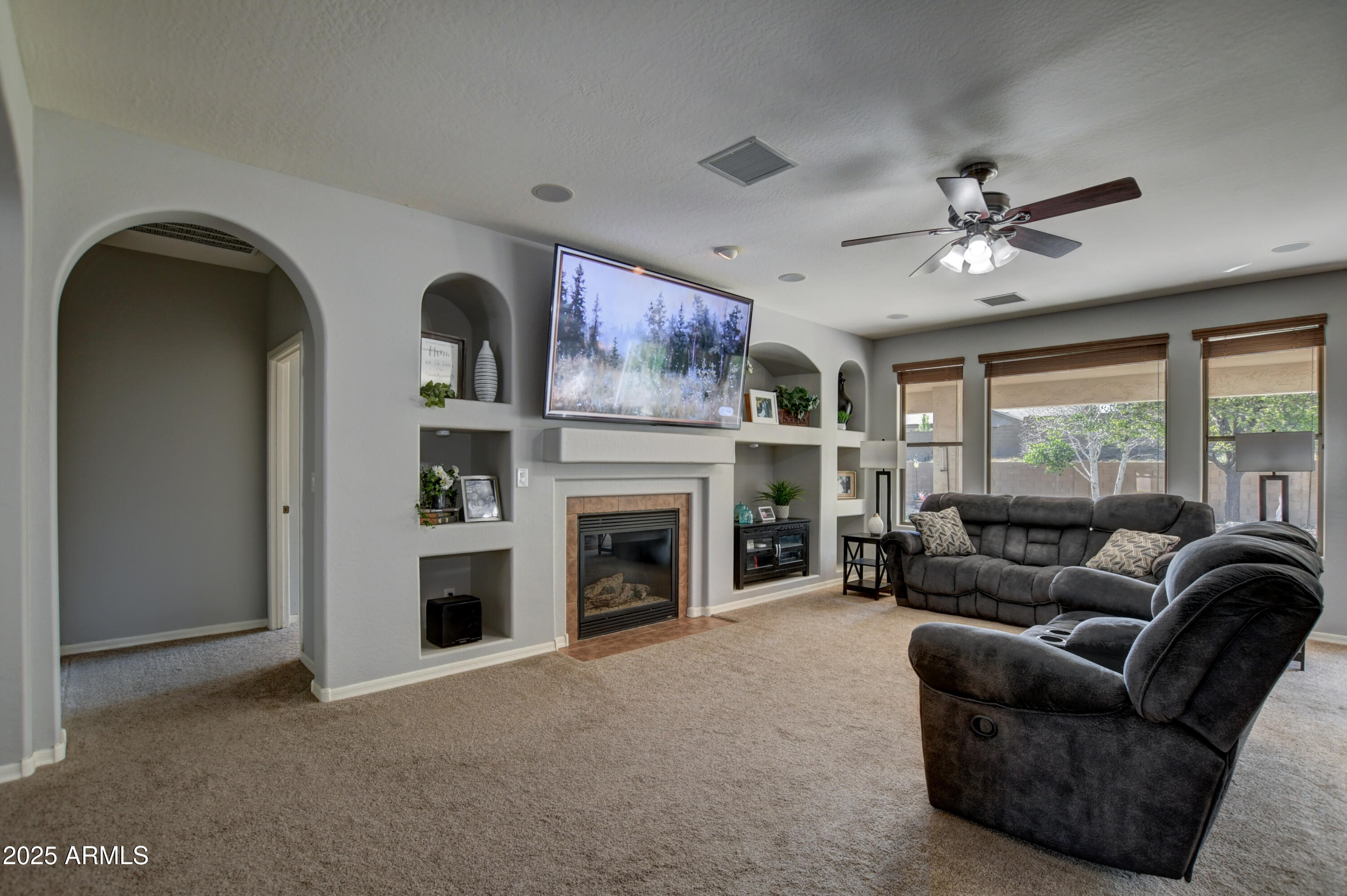 1527 BAINBRIDGE Lane