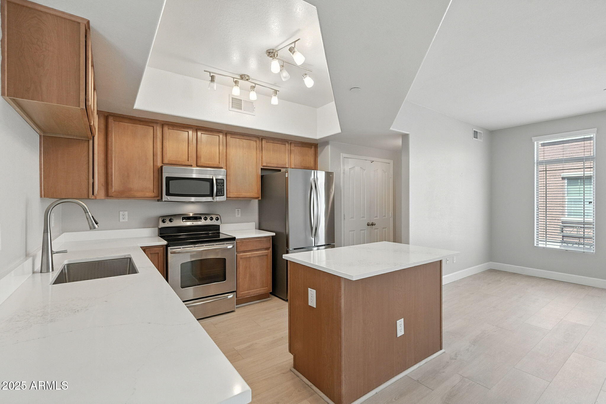 900 S 94TH Street 1087