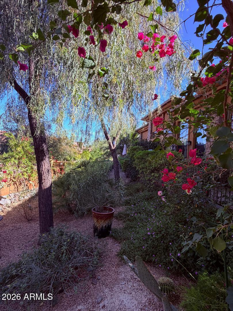 7199 E RIDGEVIEW Place 102