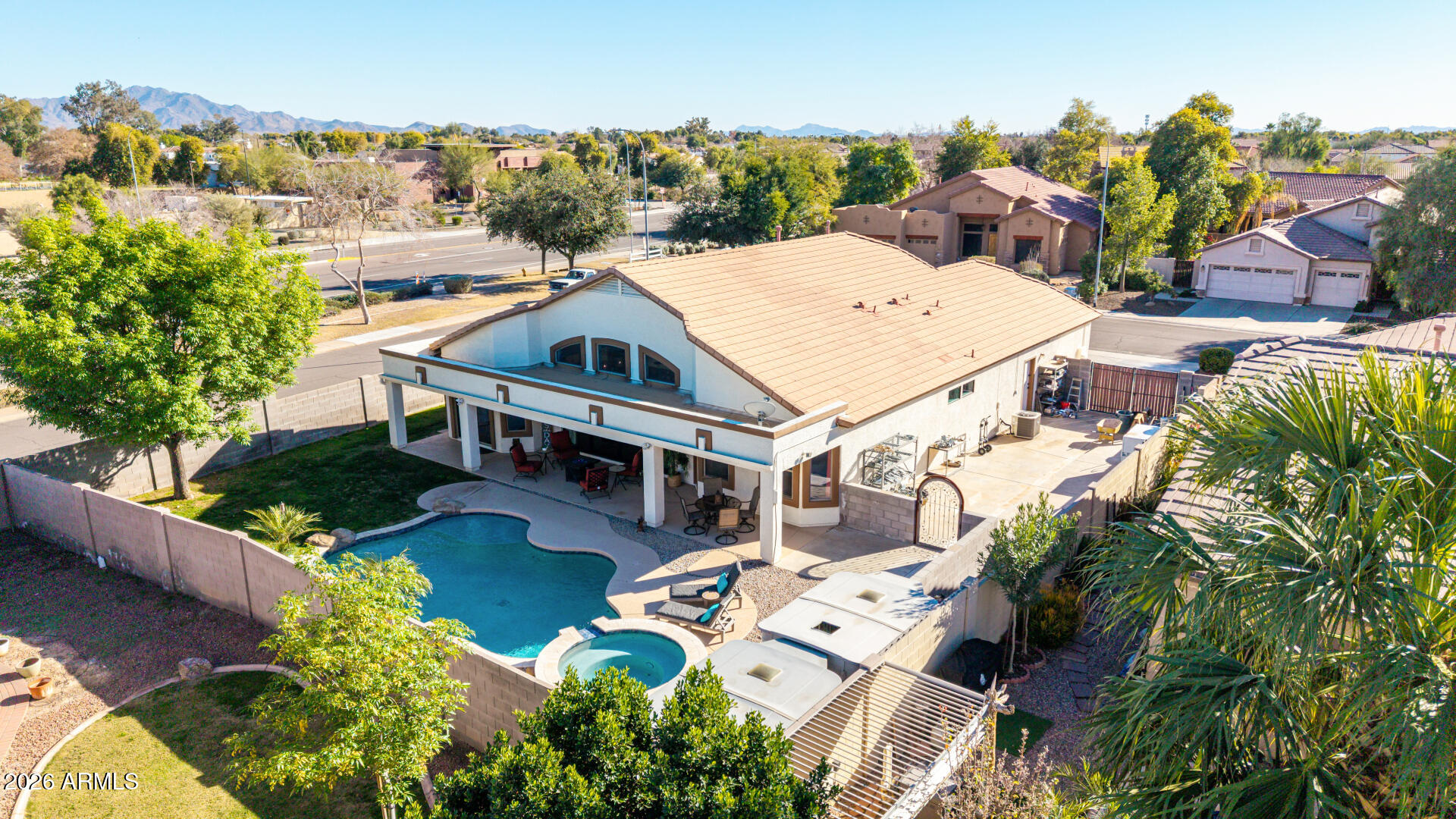 992 E BEECHNUT Drive