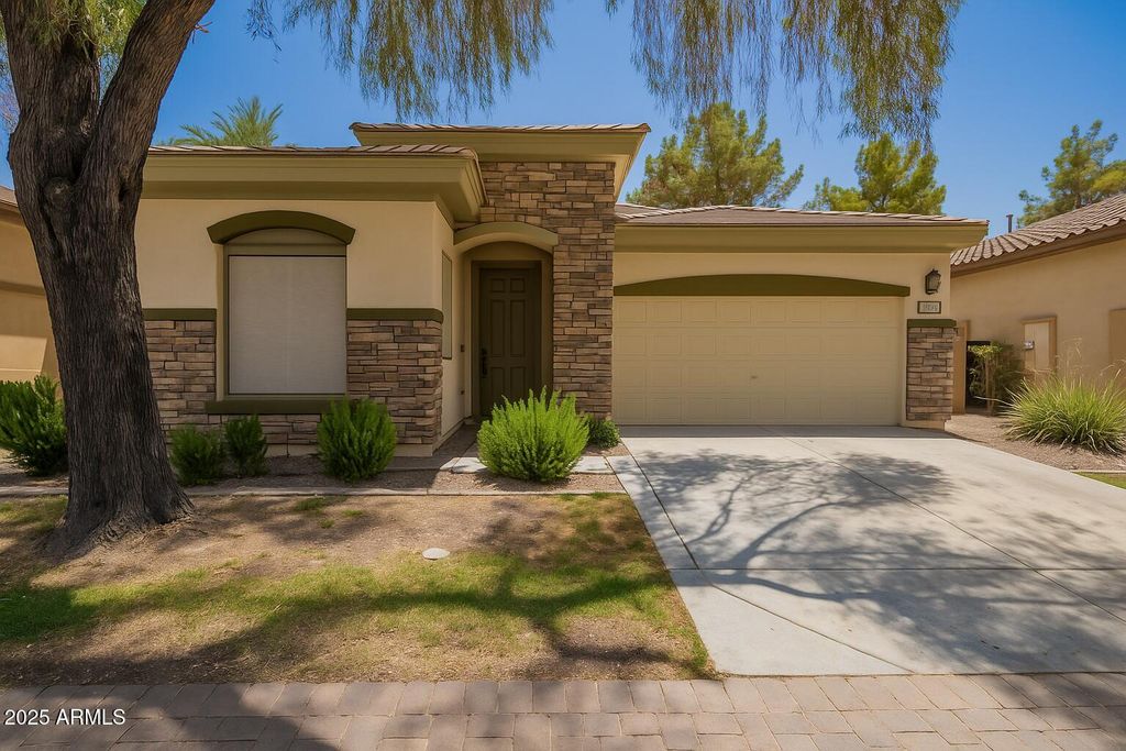 Photo of 1851 W Periwinkle Way, Chandler, AZ 85248 (MLS # 6926292)