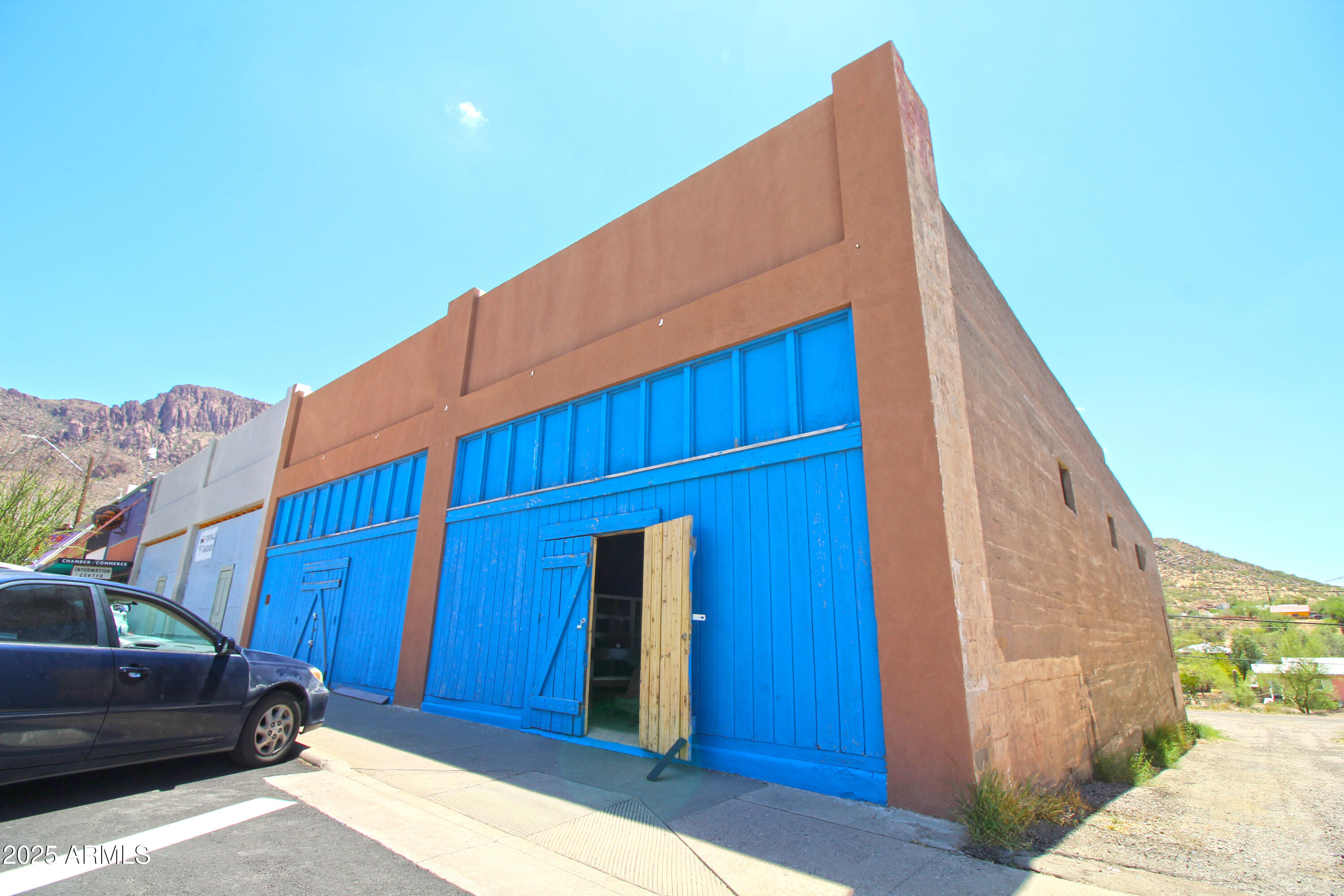 199 W MAIN Street