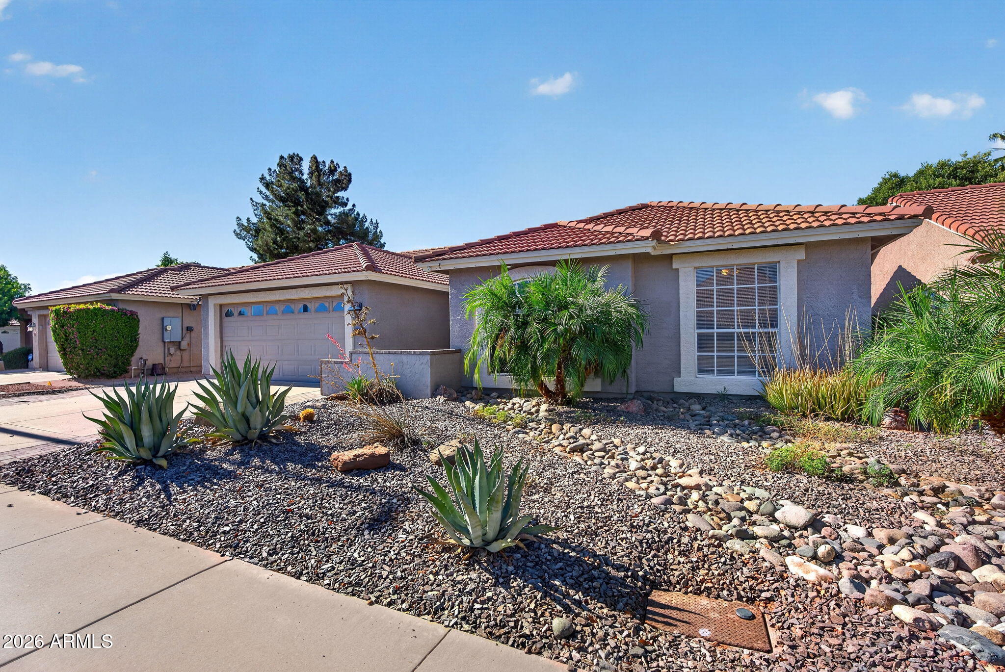 518 W AMOROSO Drive