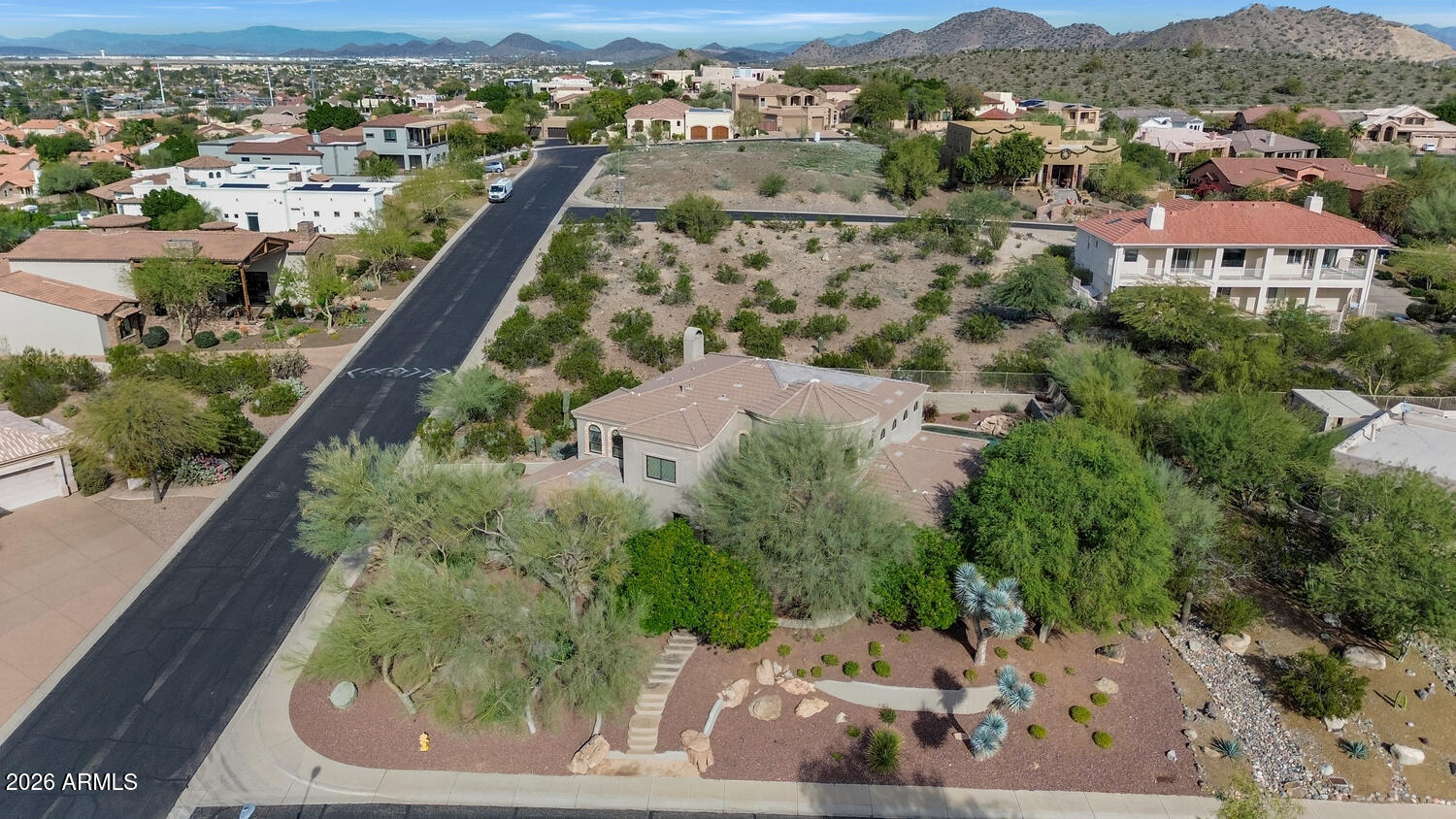 1404 E MICHELLE Drive