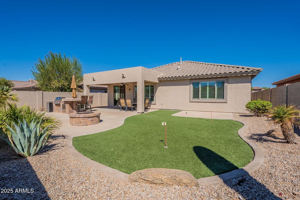 Photo of 7527 E Elderberry Way, Gold Canyon, AZ 85118 (MLS # 6947664)