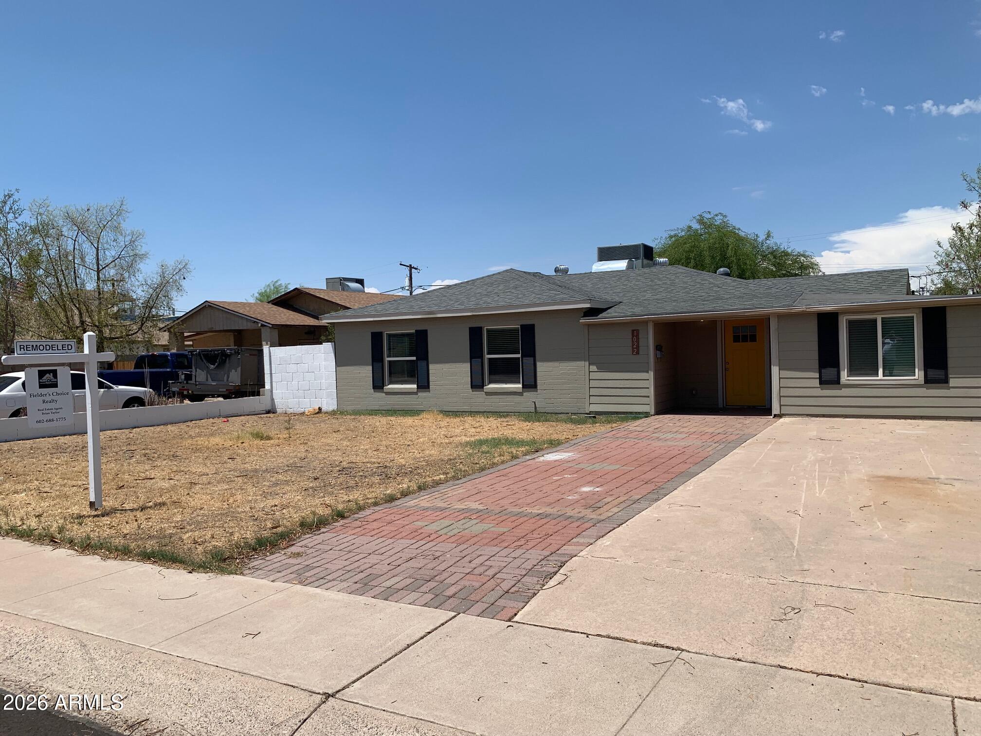 1022 E MARIPOSA Street