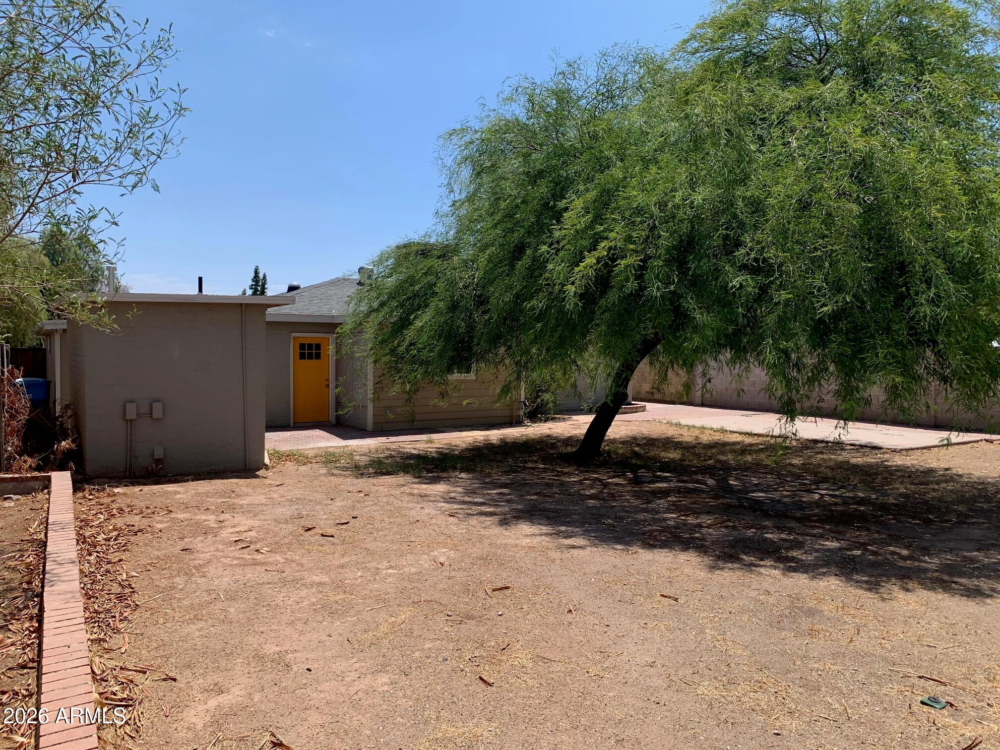 1022 E MARIPOSA Street