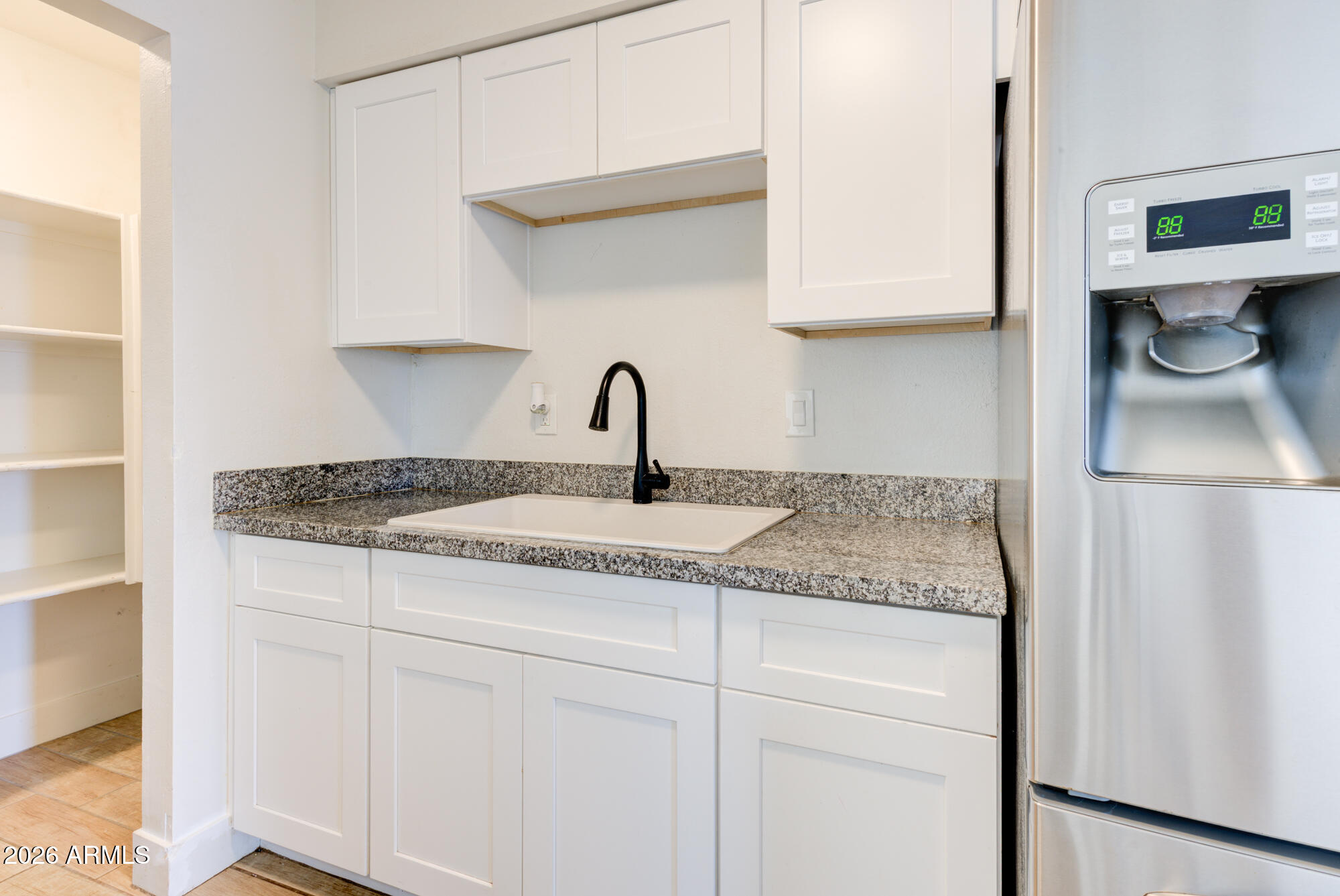 157 W Juniper Street