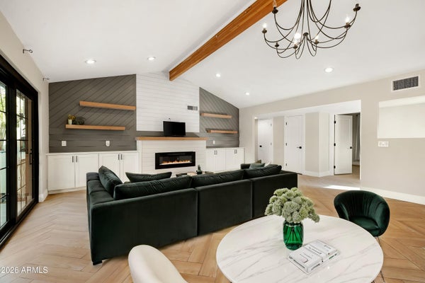 3822 E WELDON AVE, PHOENIX, AZ 85018 - Image 4b12e9b8dedaf0d80f98d3feeeb46d2d/3402647352