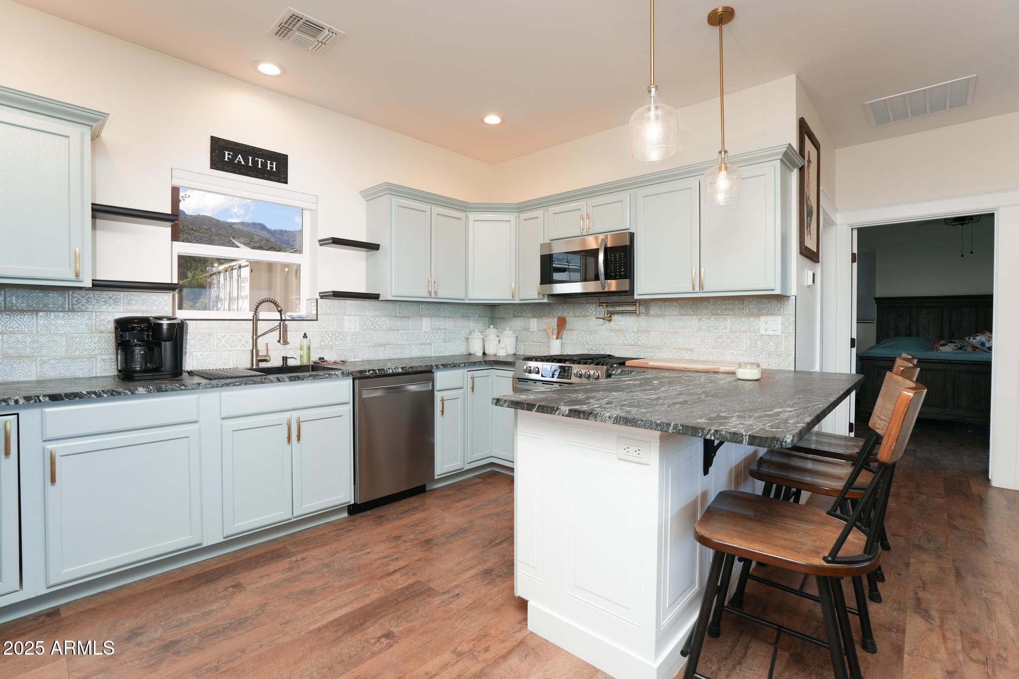 2900 W SPRING VIEW Drive