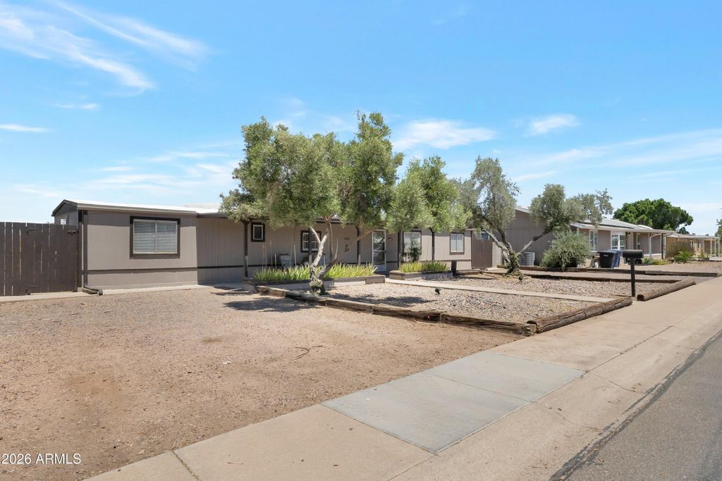 Photo of 696 W Manor Street, Chandler, AZ 85225 (MLS # 7025787)