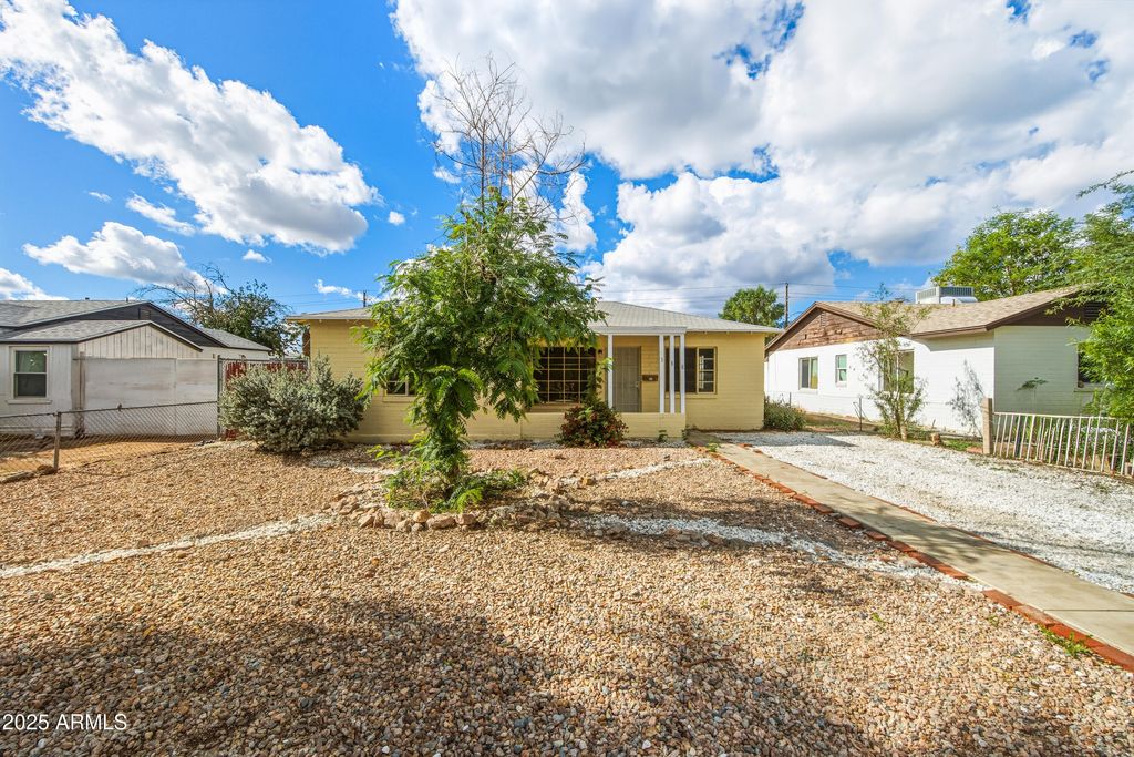 Photo of 588 N Washington Street, Chandler, AZ 85225 (MLS # 6951876)