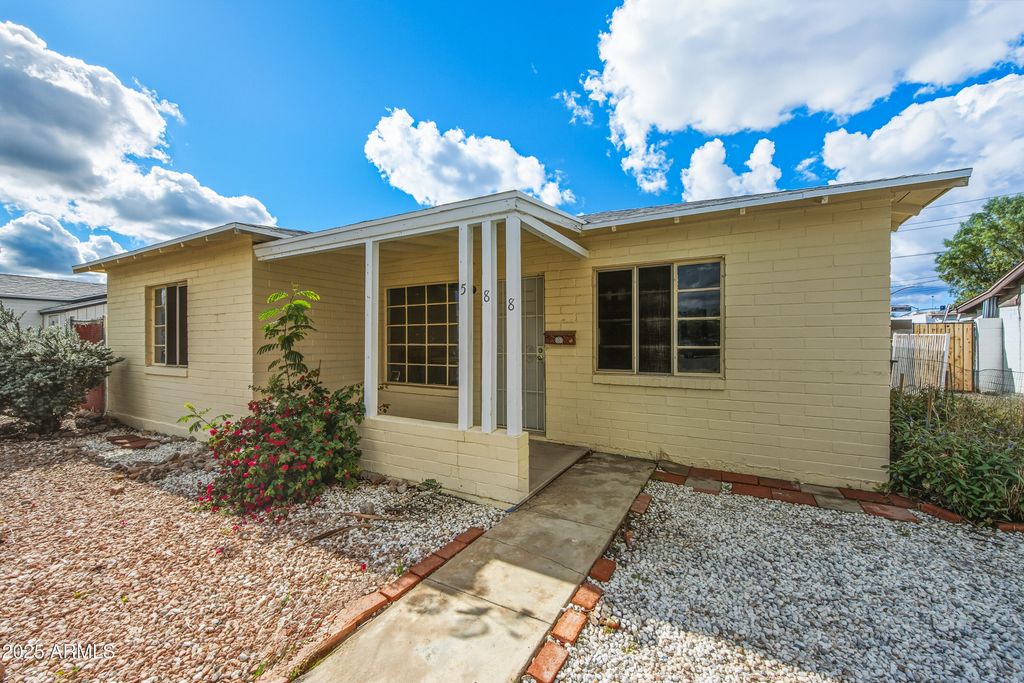 Photo of 588 N Washington Street, Chandler, AZ 85225 (MLS # 6951876)