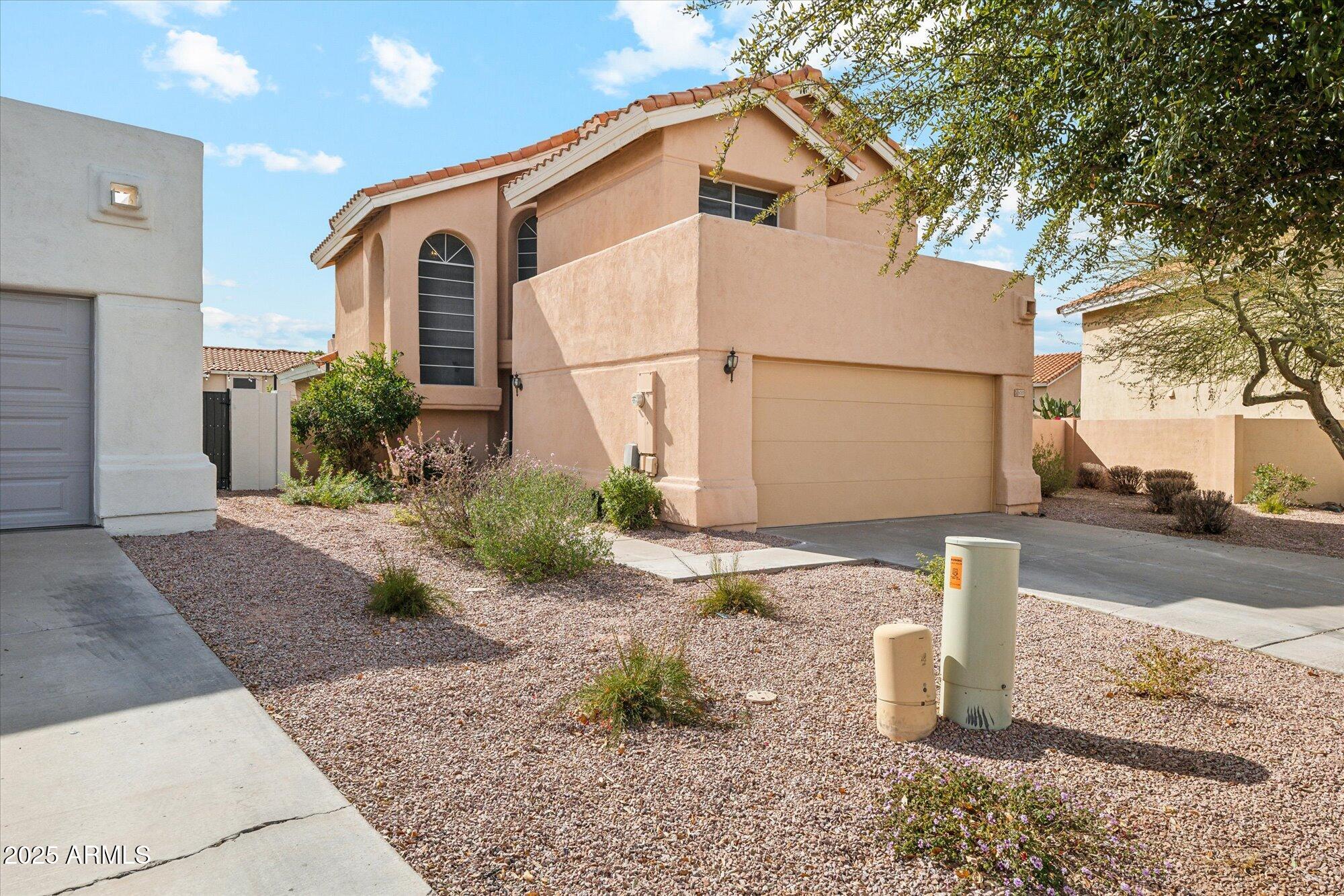 6717 E SADDLEBACK Circle