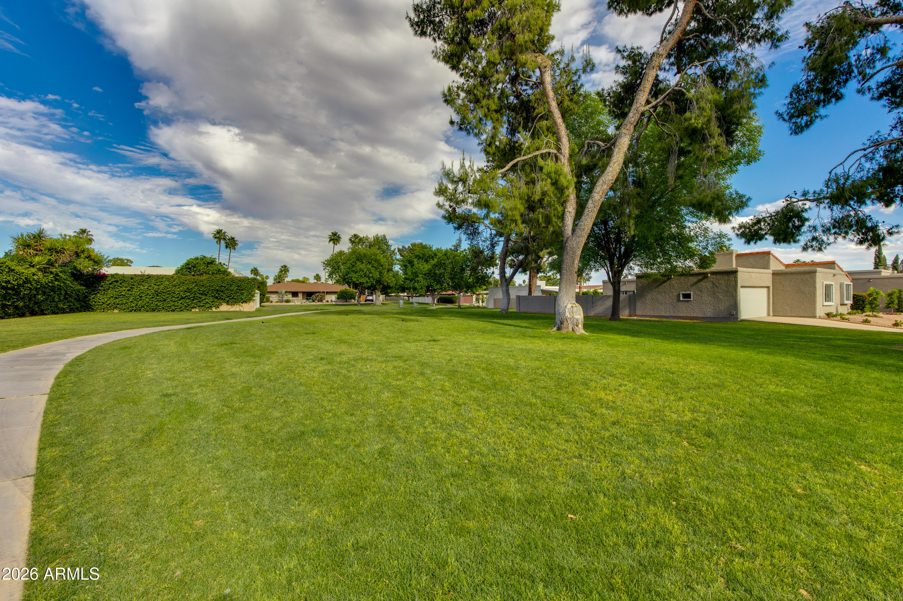 7645 N VIA DE MANANA --