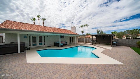 1532 E Morelos Street <NEAT> Chandler AZ 85225
