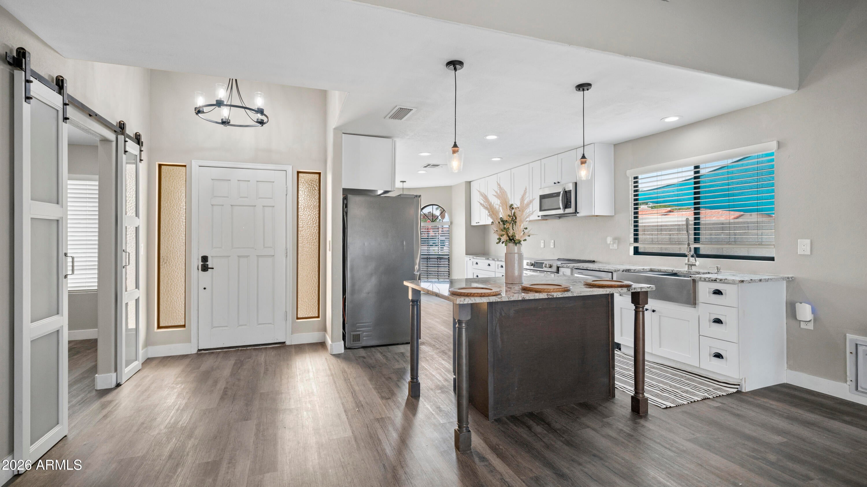 1532 E Morelos Street <NEAT>