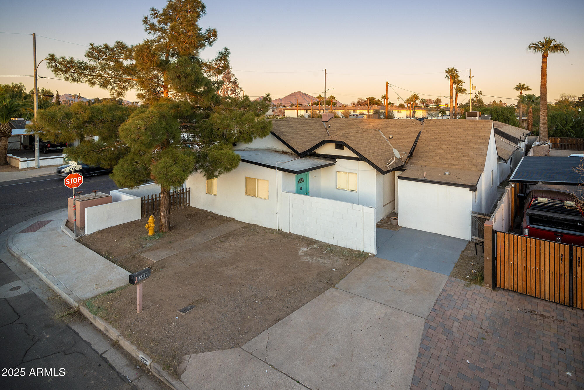2231 N 25TH Place