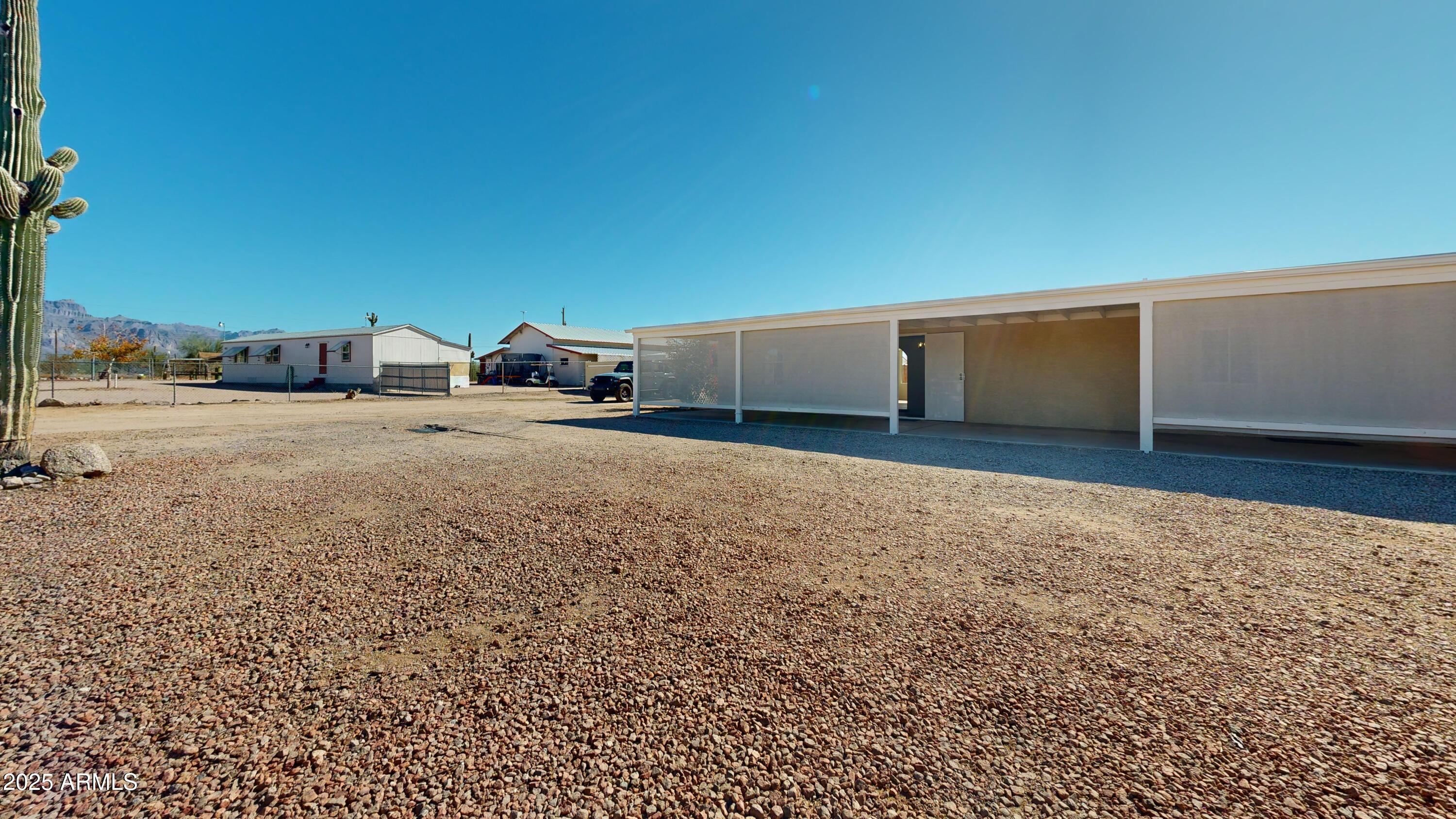 481 W FOOTHILL Street