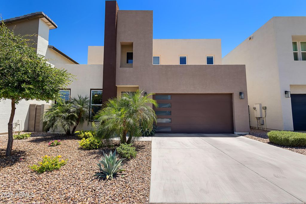Photo of 2319 W Darrow Street, Phoenix, AZ 85041 (MLS # 7031788)