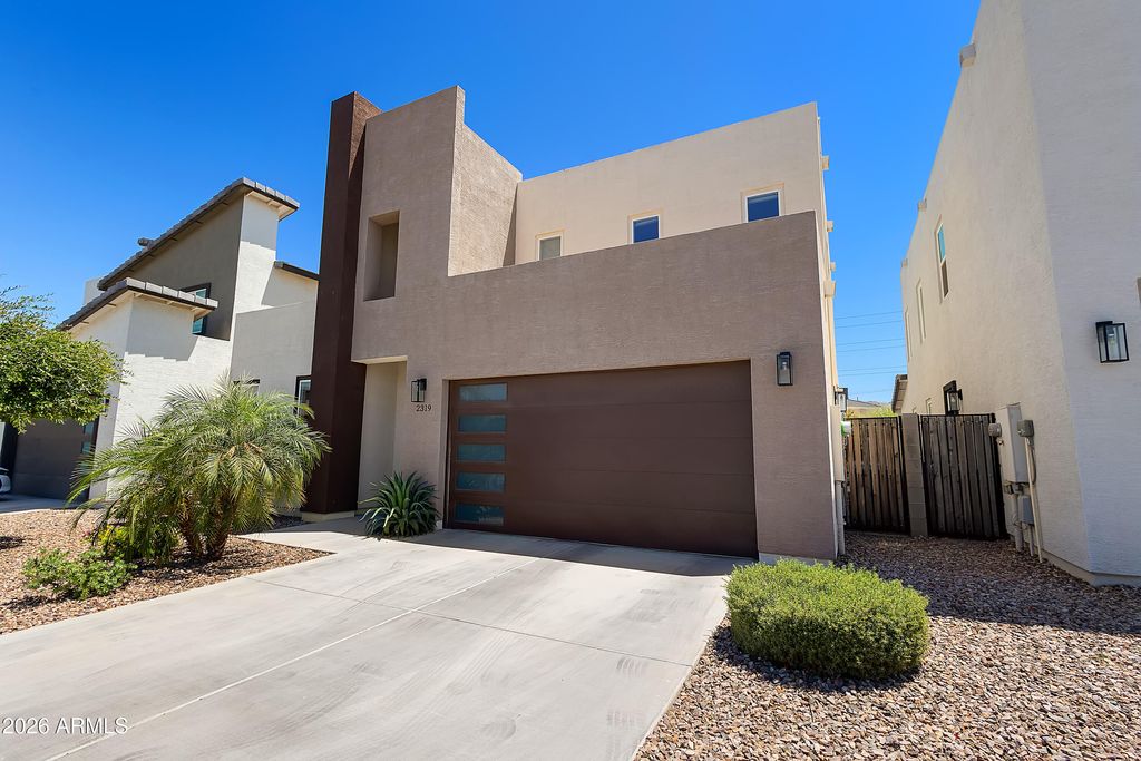 Photo of 2319 W Darrow Street, Phoenix, AZ 85041 (MLS # 7031788)