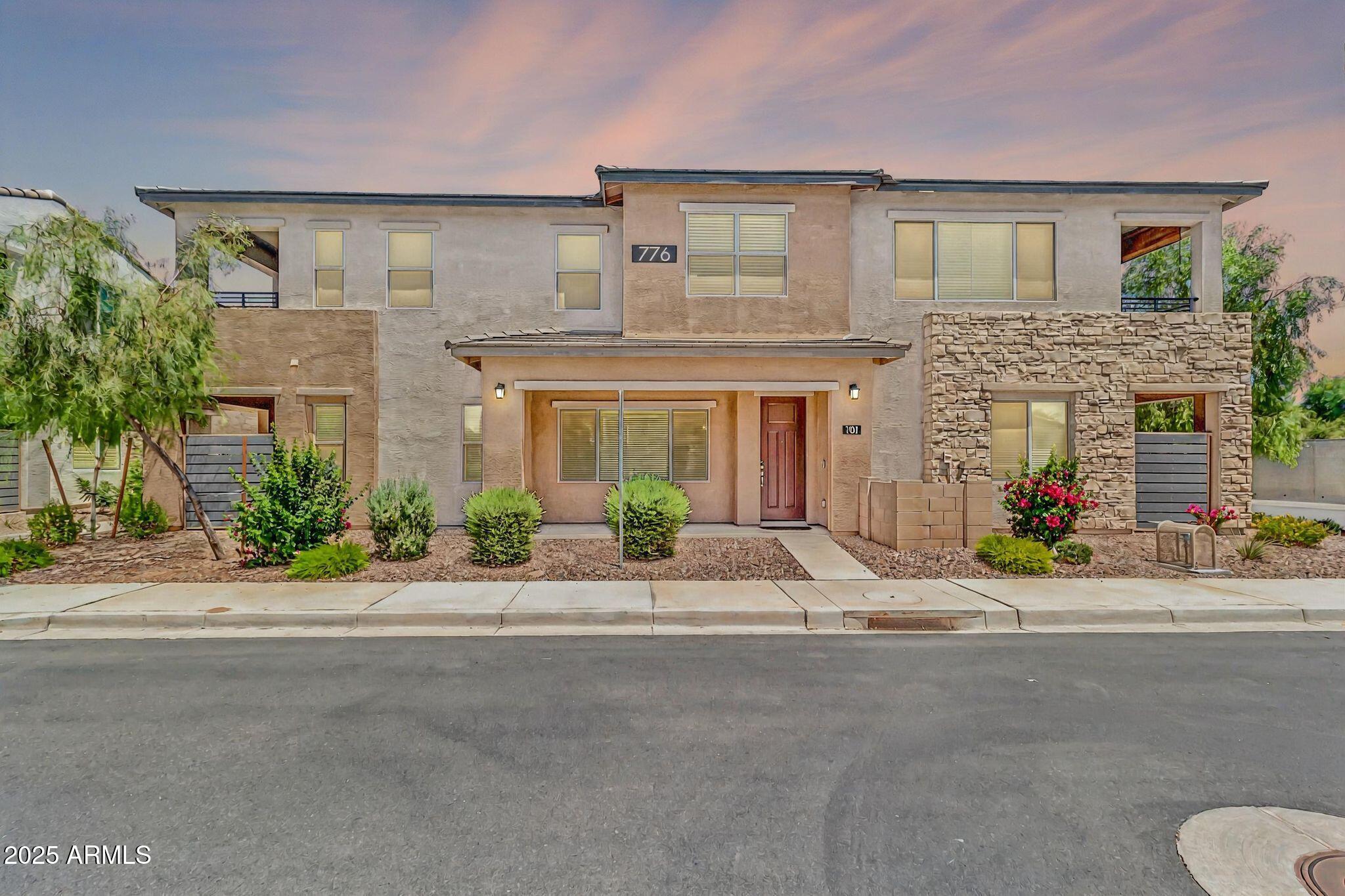 776 E DORAL Avenue 202