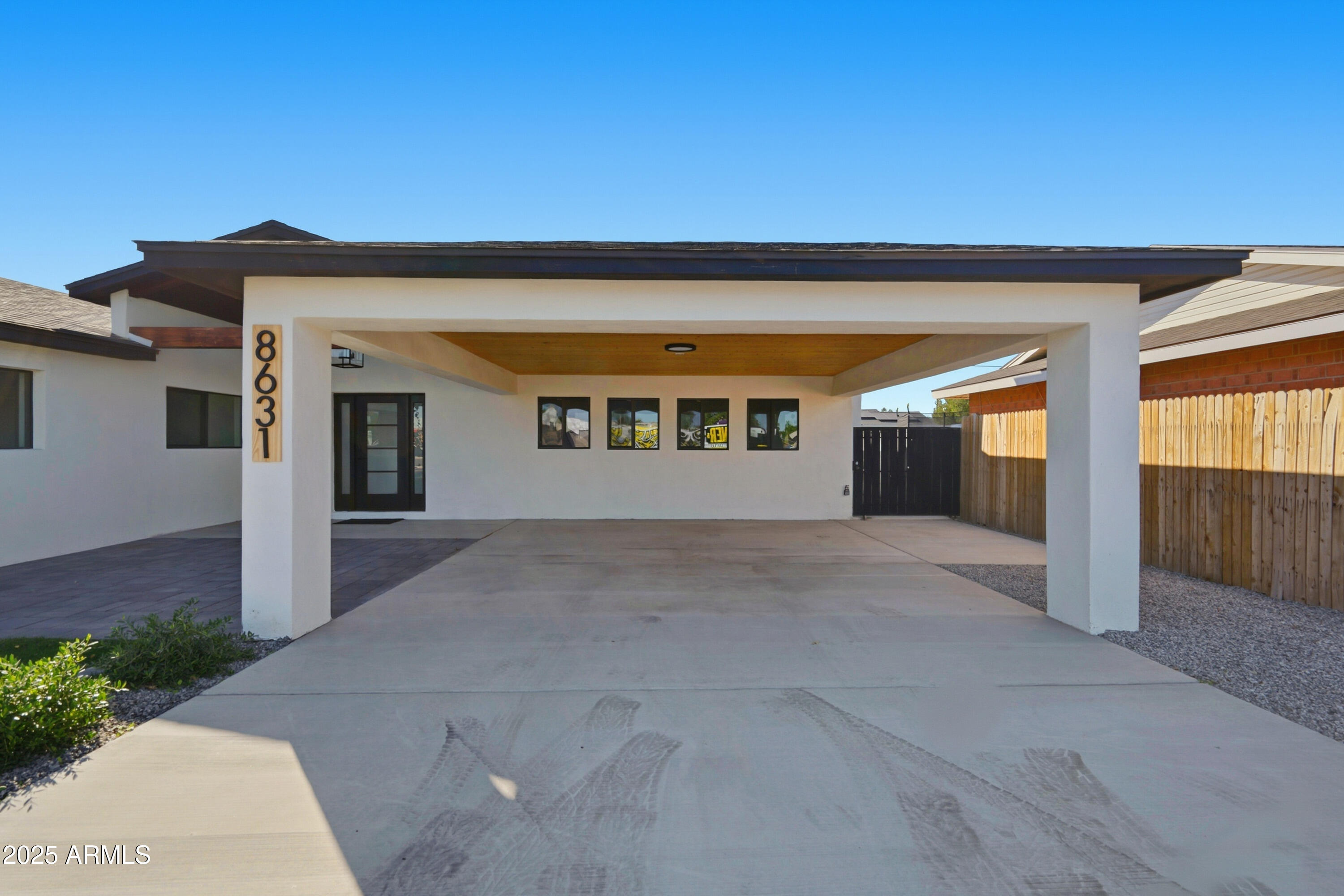 8631 E THOMAS Road