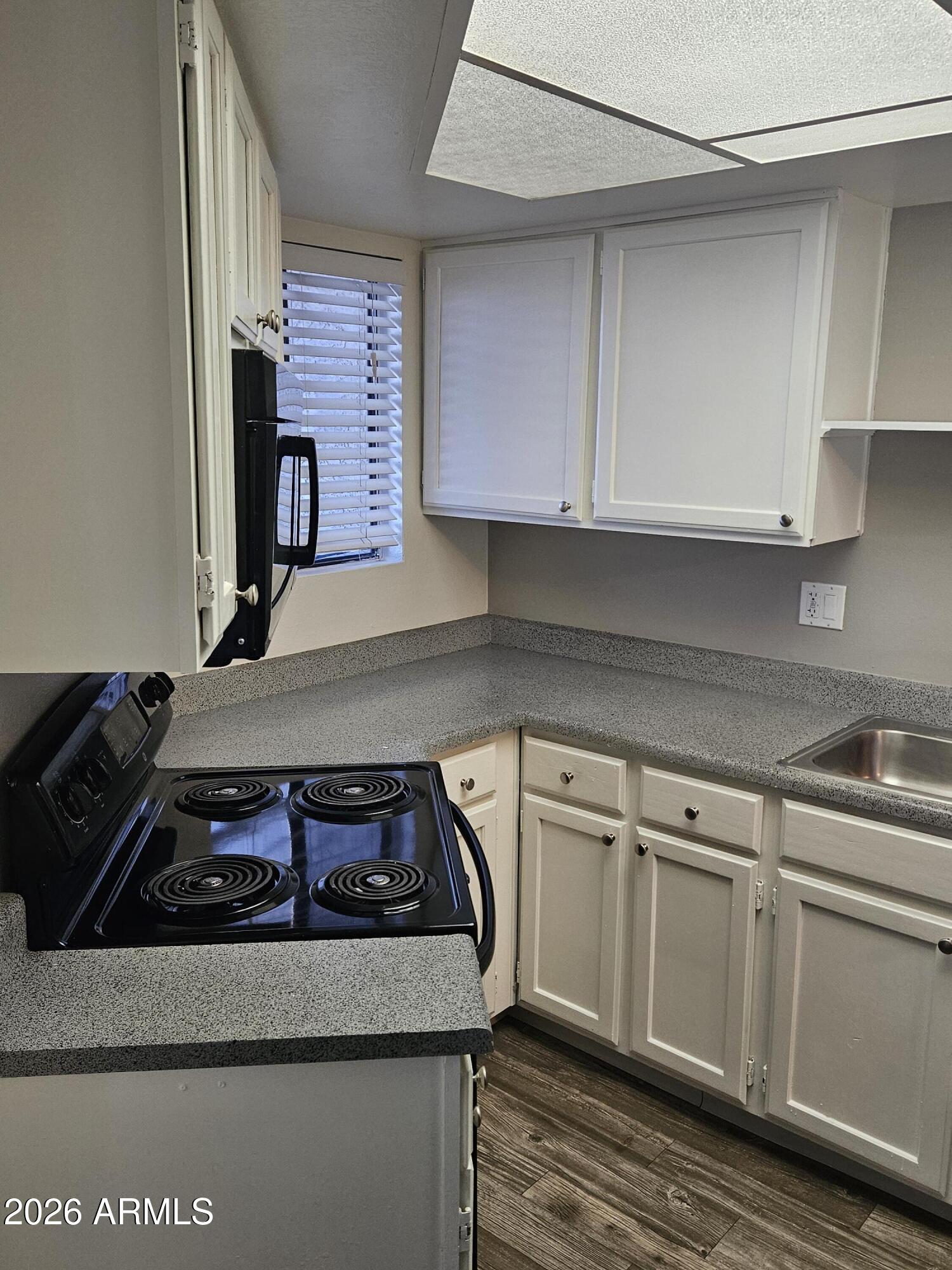 835 N GRANITE REEF Road 39