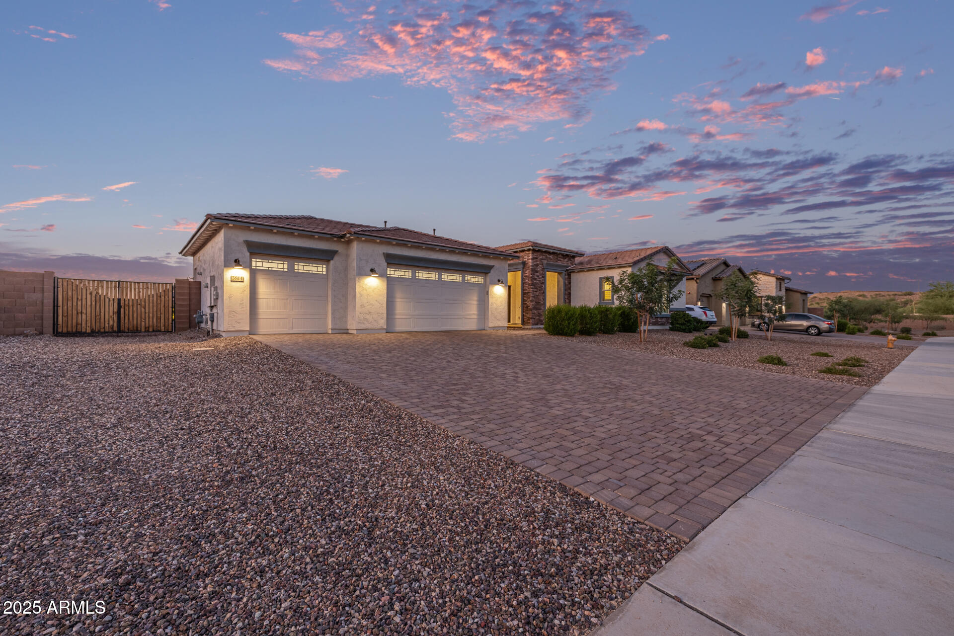 Homes 1 3814 W RUNNING DEER Trail
