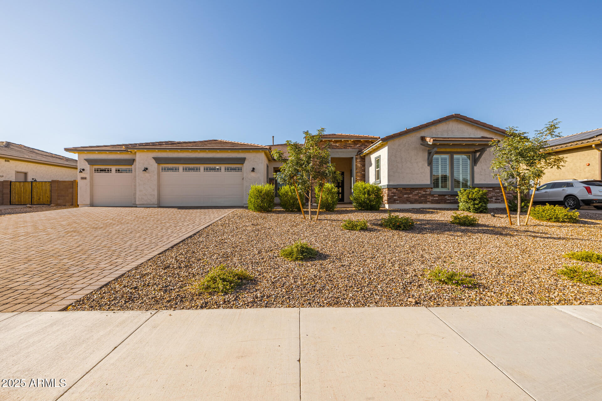 Homes 2 3814 W RUNNING DEER Trail