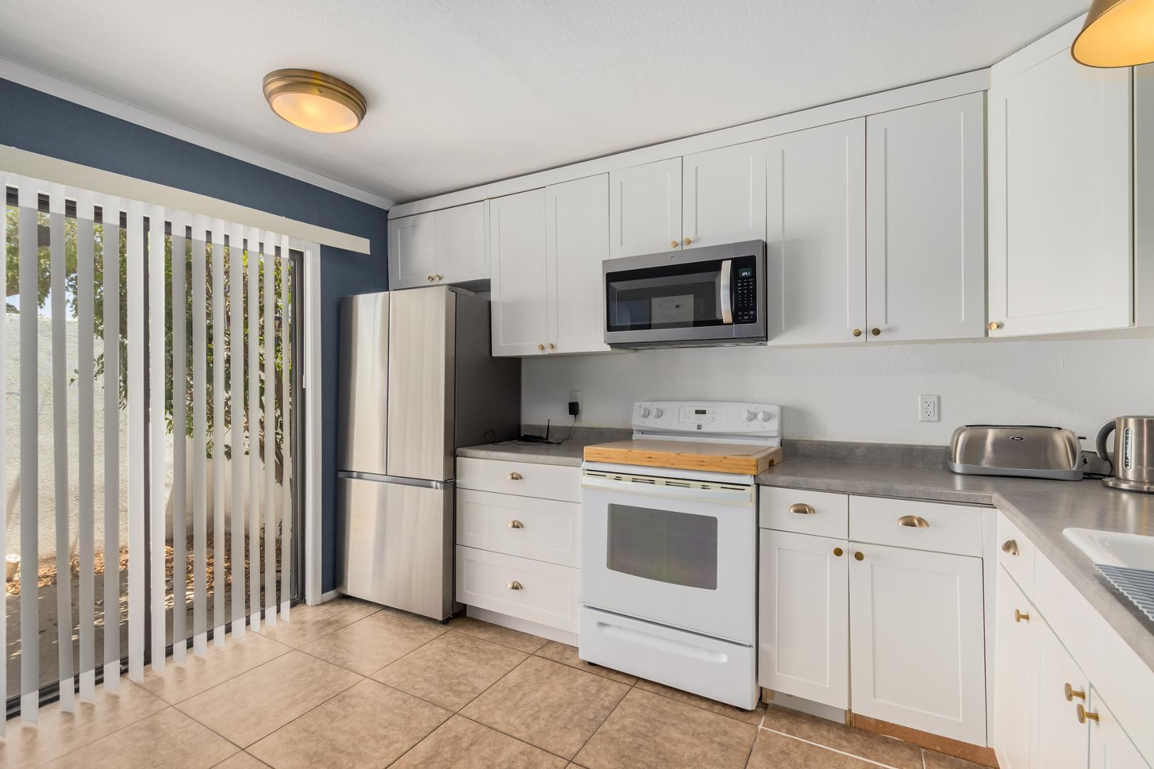 302 N Sycamore 16