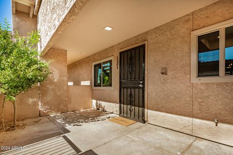Condominium in Phoenix AZ 10828 BILTMORE Drive.jpg