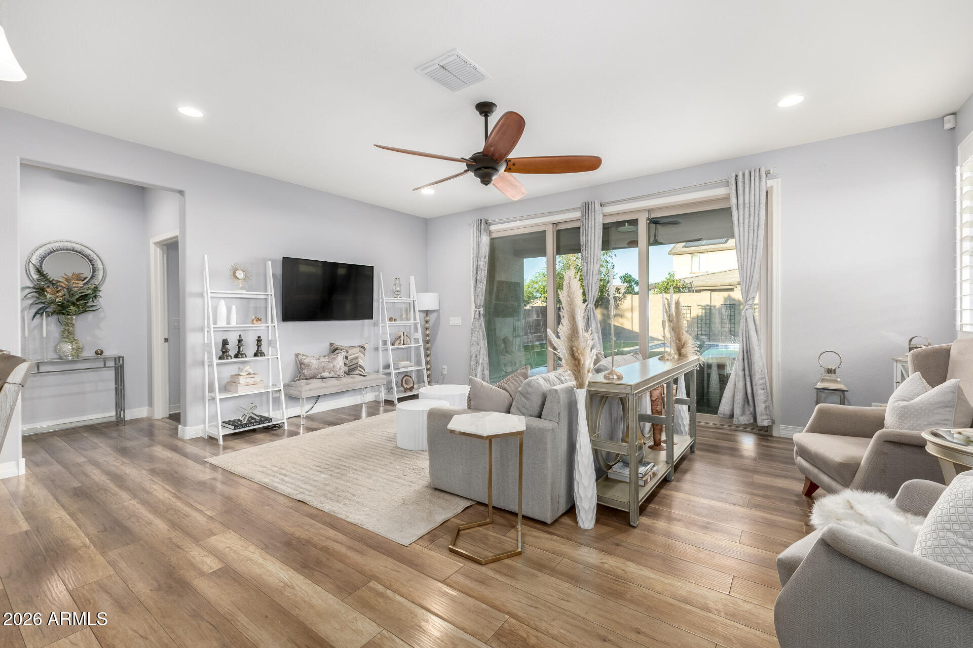 10052 W FOOTHILL Drive