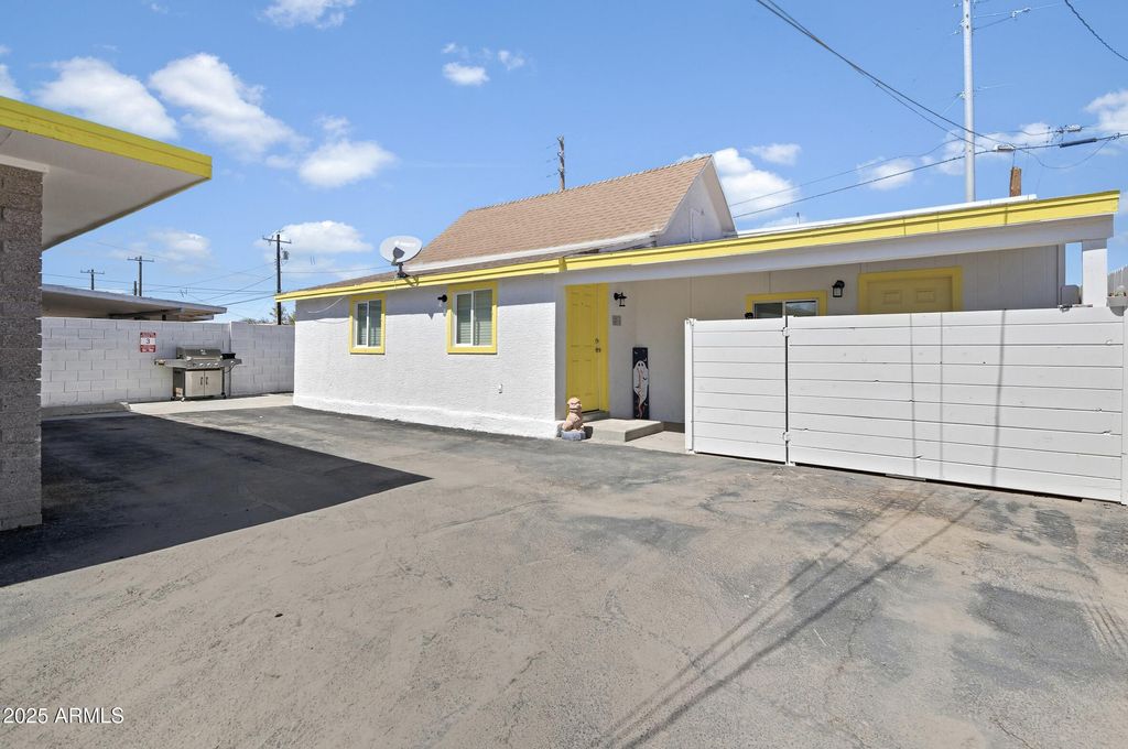 Photo of 1338 E Fillmore Street, Phoenix, AZ 85006 (MLS # 6935496)