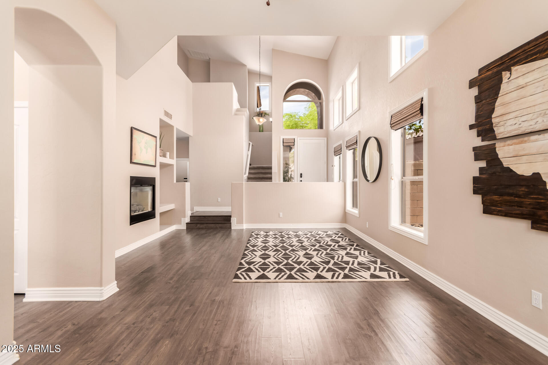 3055 N RED MOUNTAIN -- 98