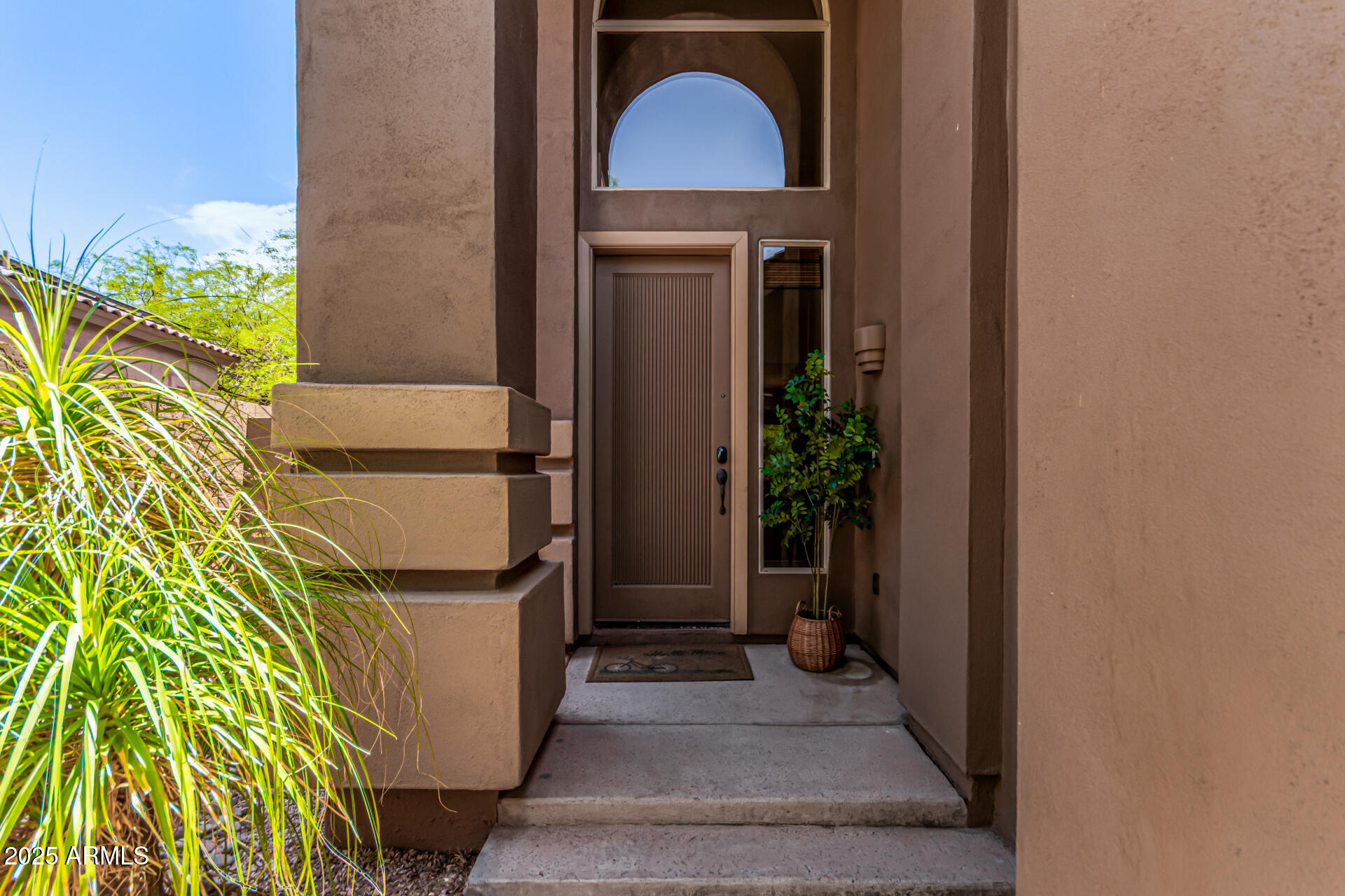 3055 N RED MOUNTAIN -- 98
