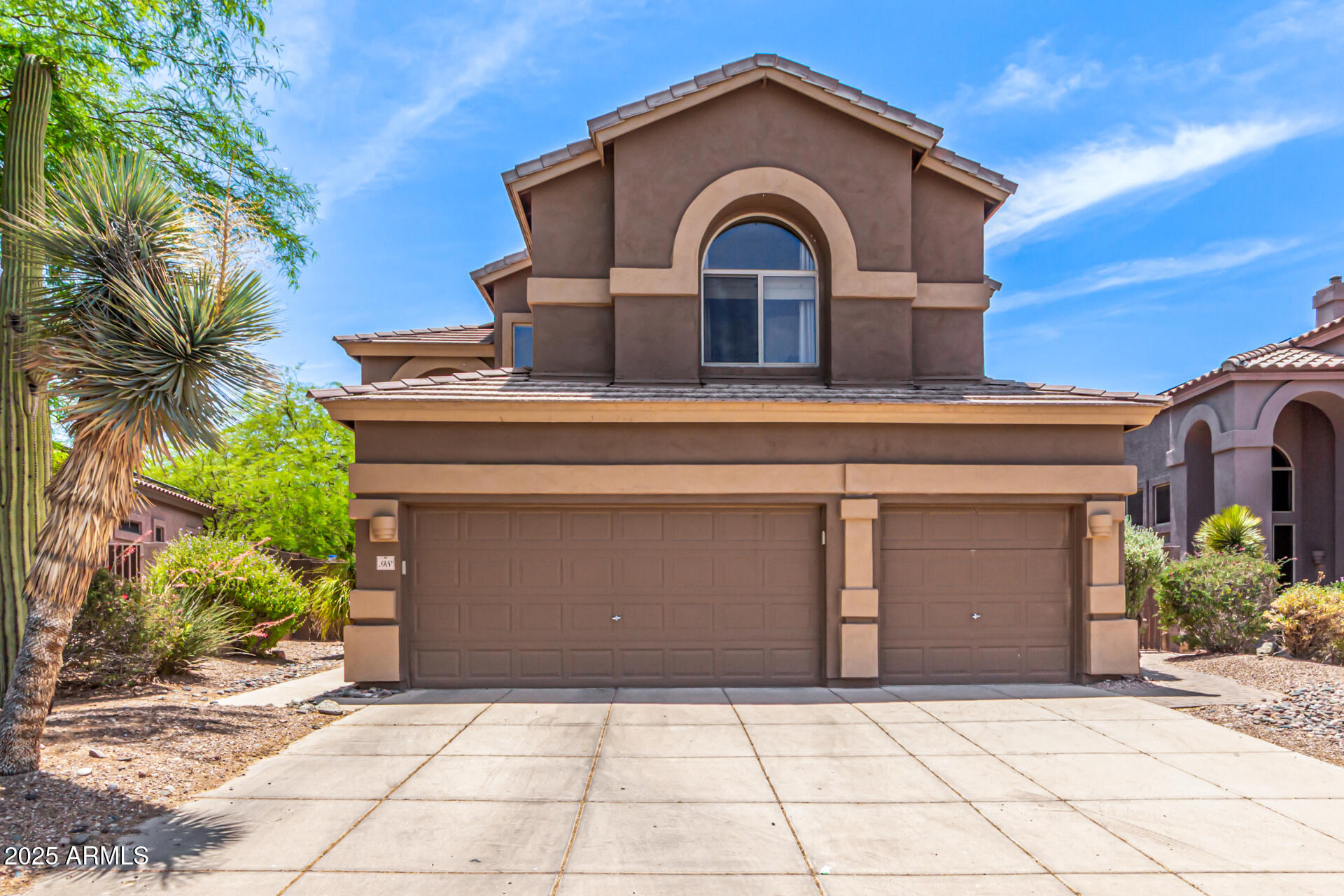 3055 N RED MOUNTAIN -- 98