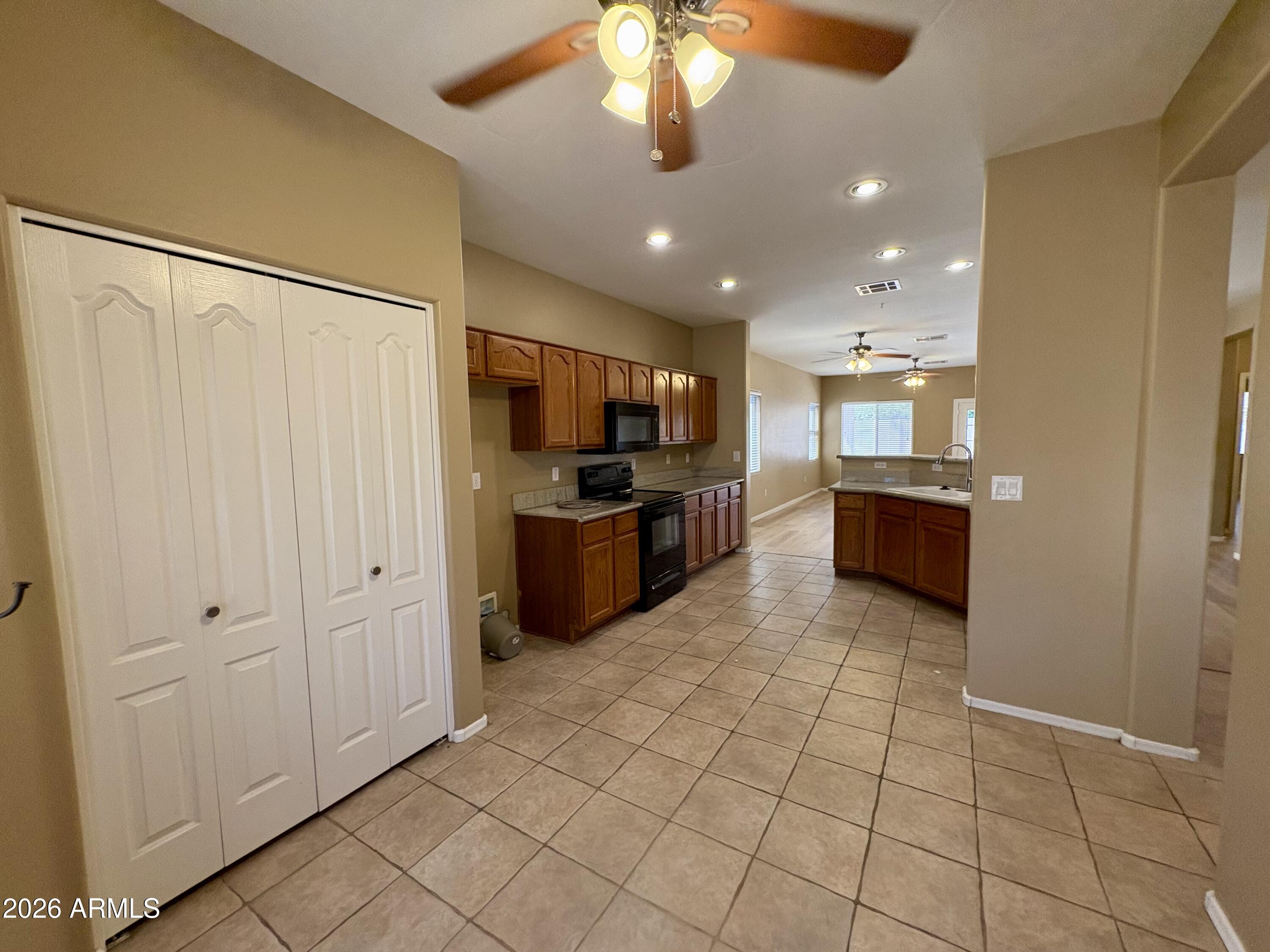 8234 W Salter
