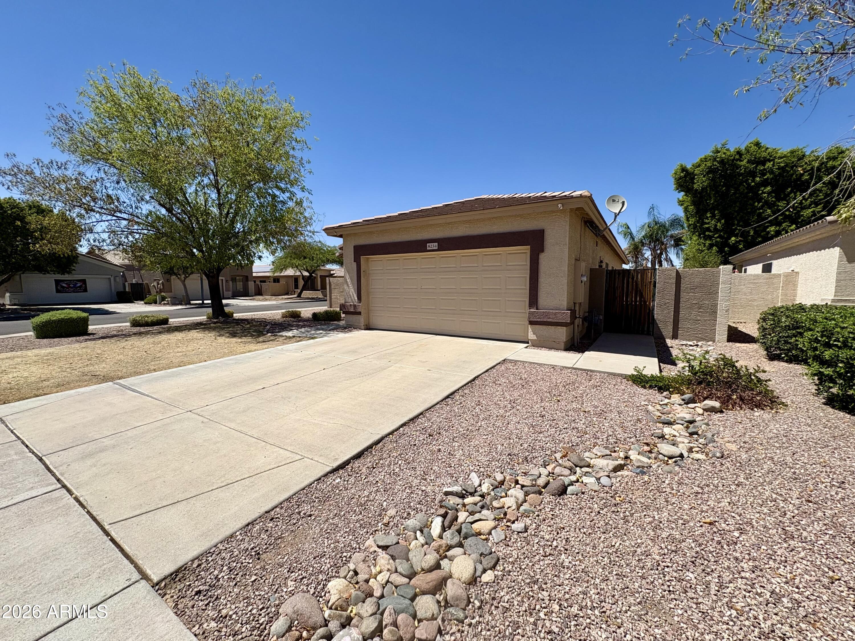 8234 W Salter