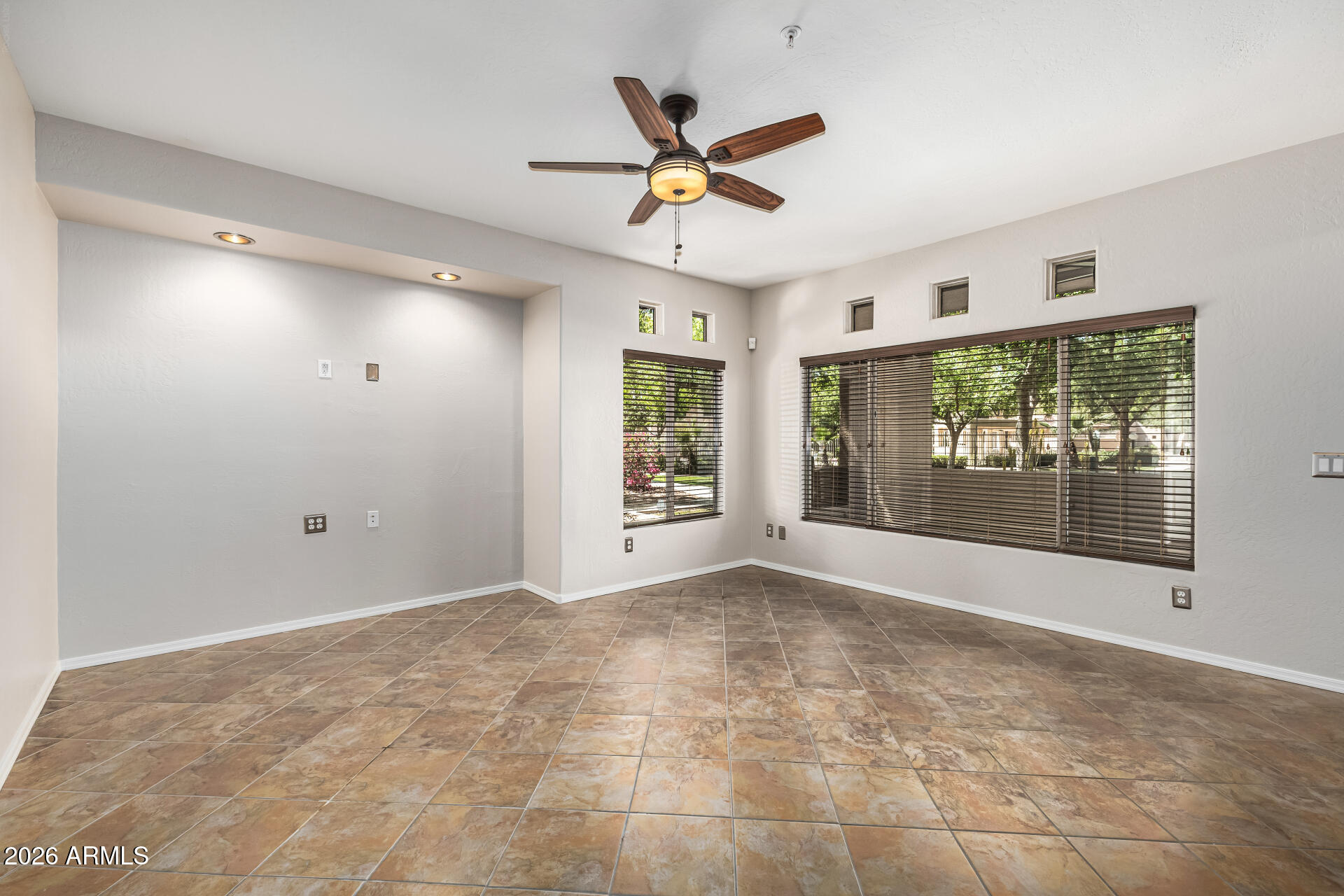 1351 N PLEASANT Drive 1089