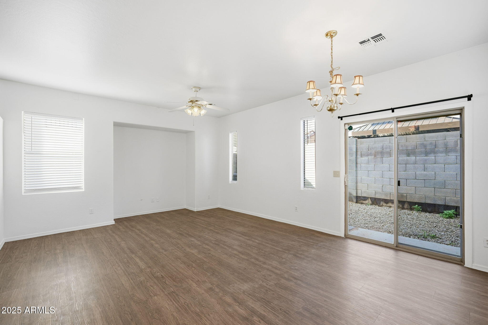 3040 W LOS GATOS Drive