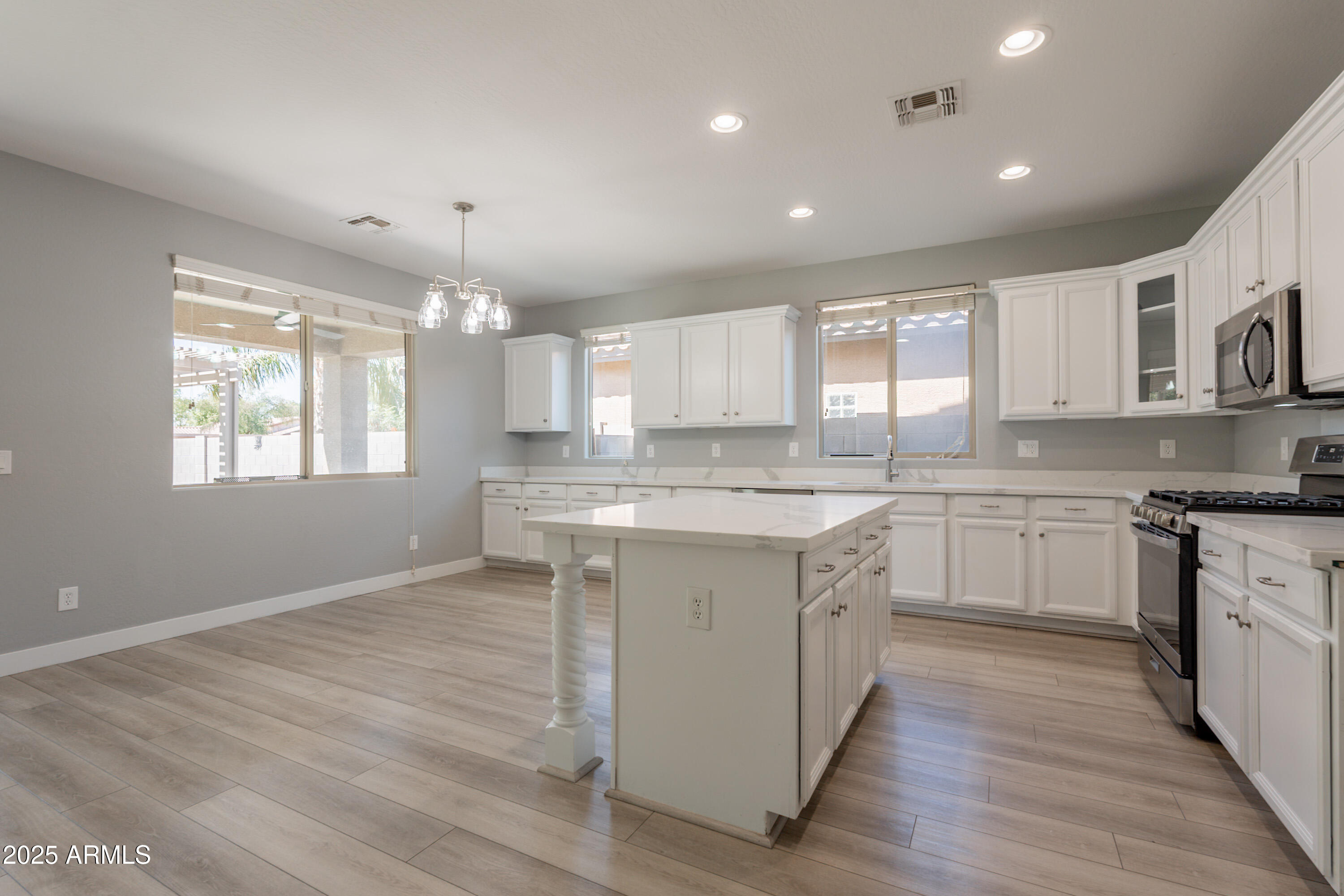 Homes 2 408 W SWEET SHRUB Avenue