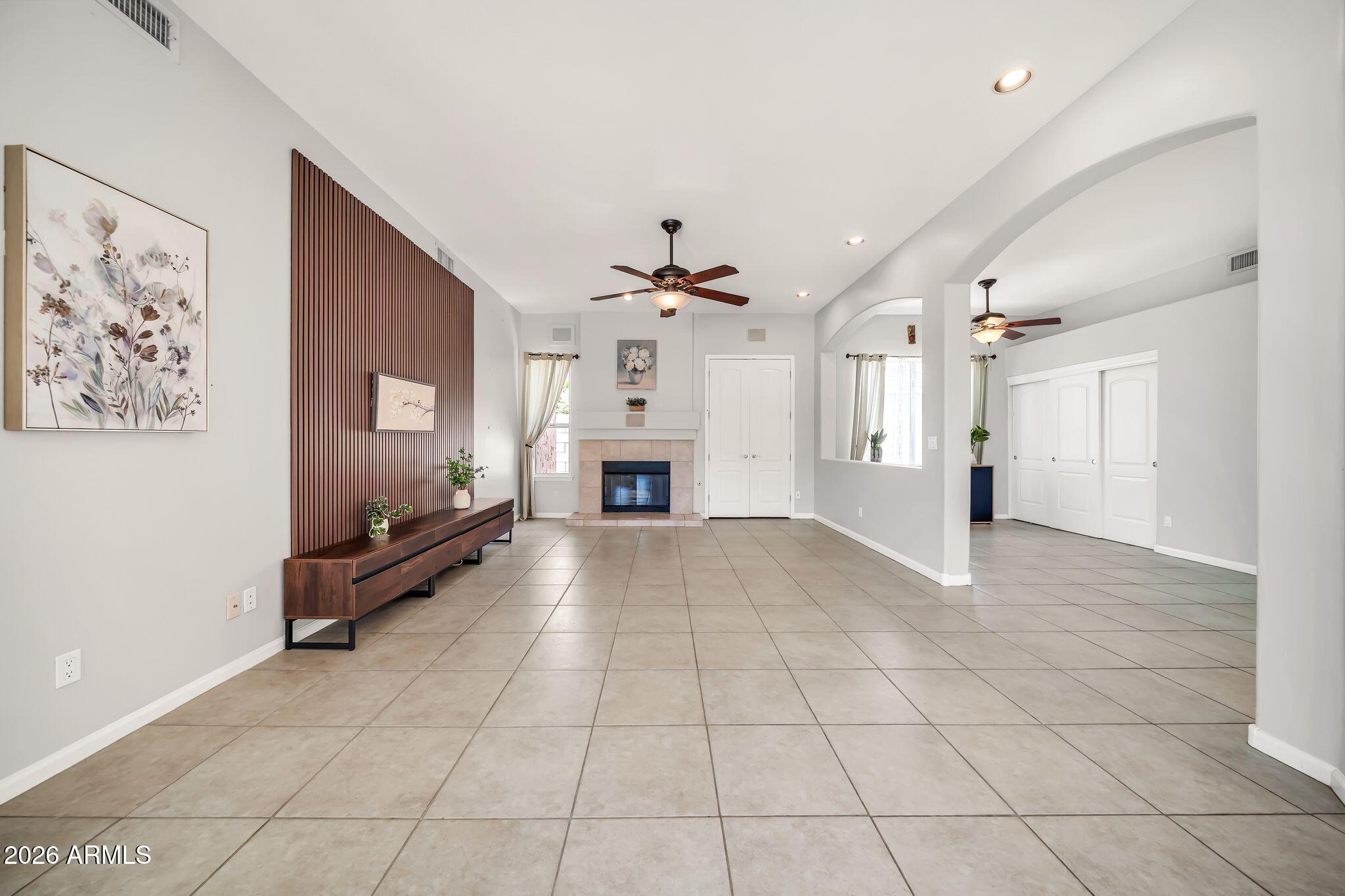 6521 W HILL Lane