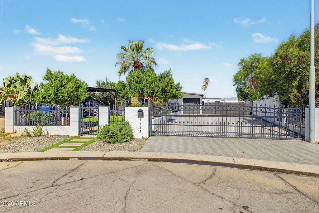 Photo of 1115 S 77th Place, Mesa, AZ 85208 (MLS # 7087560)