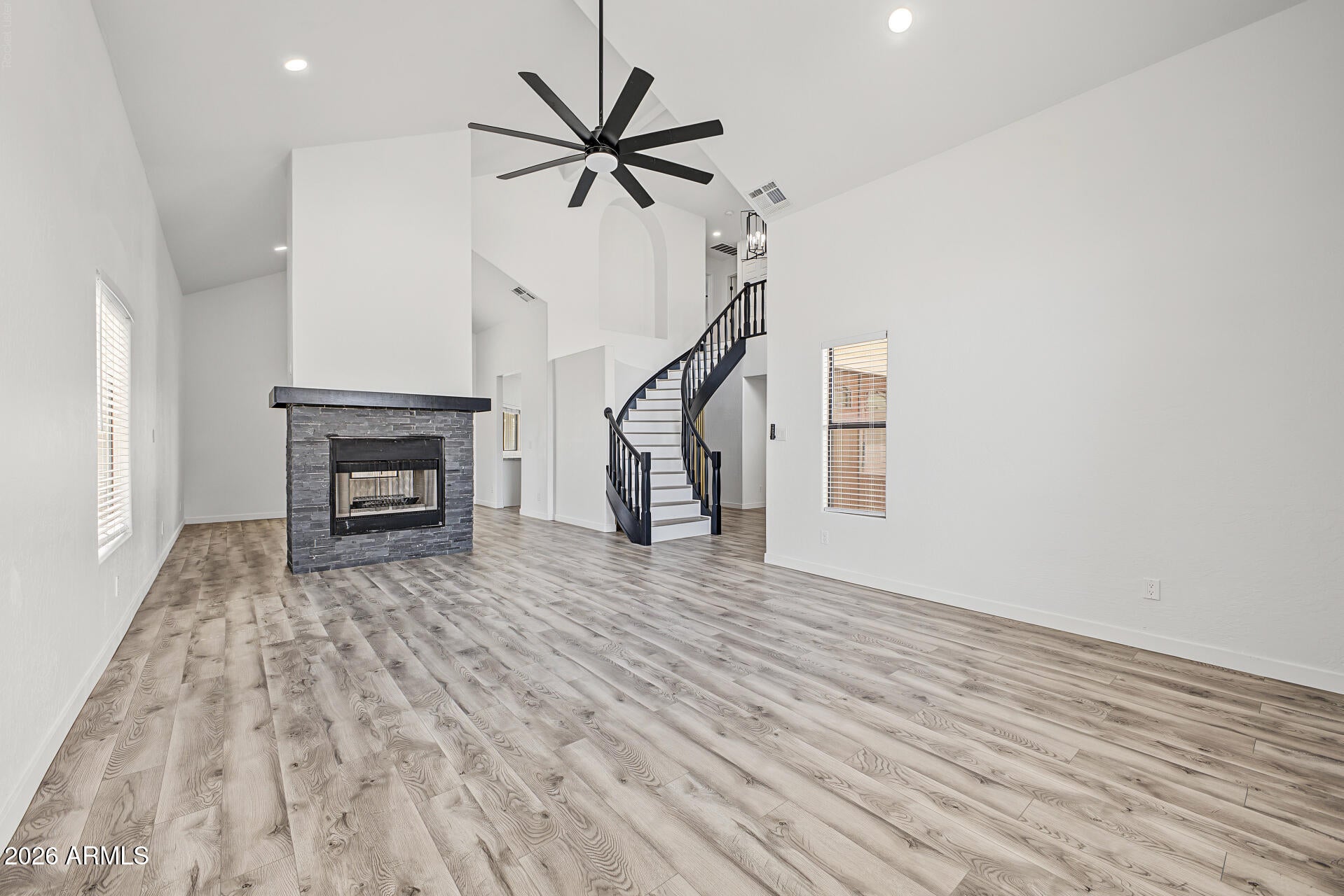 1232 E GRANADA Street
