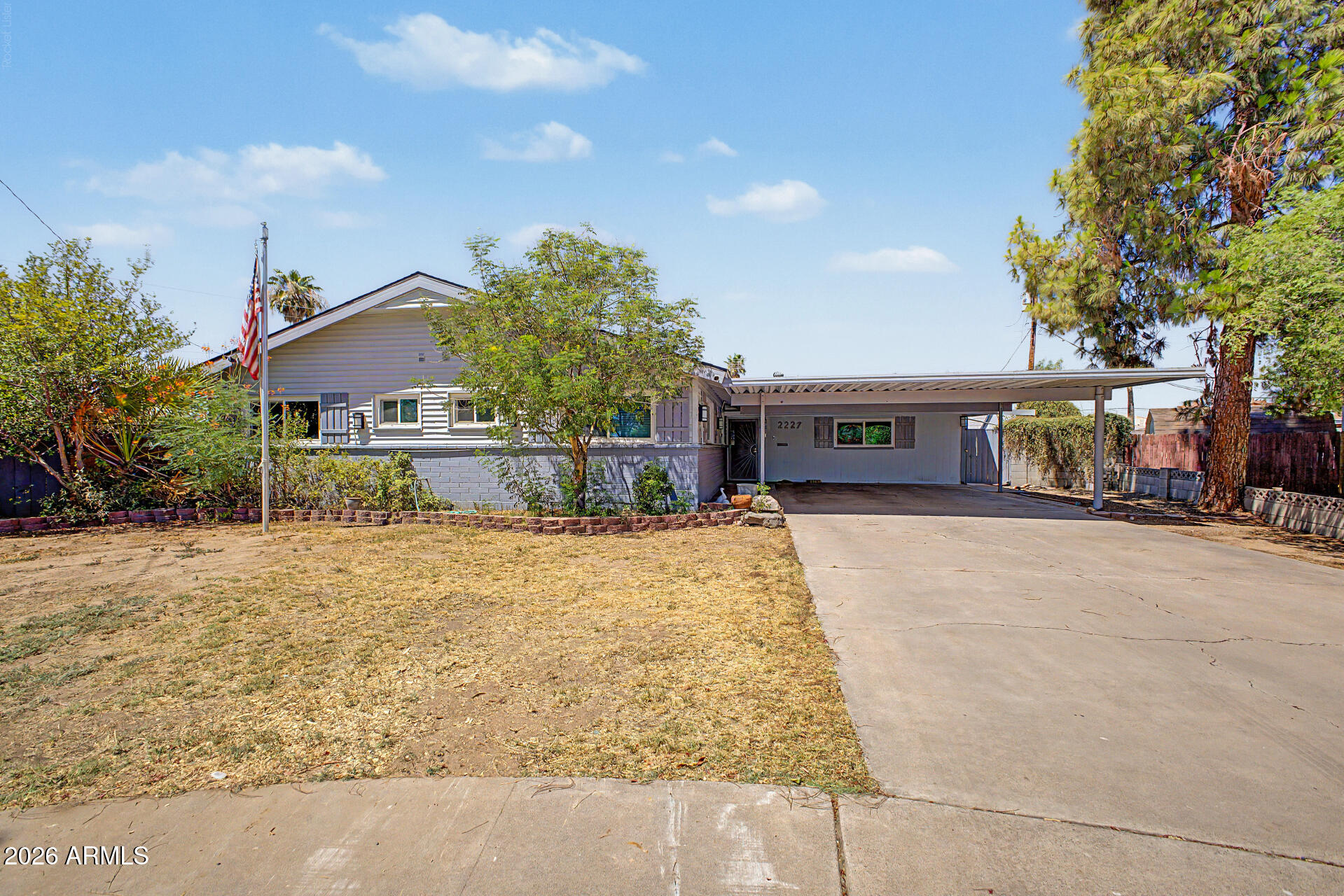 2227 W ROVEY Avenue