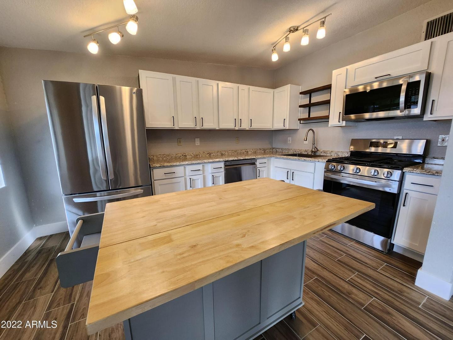 1405 S Farmer Avenue