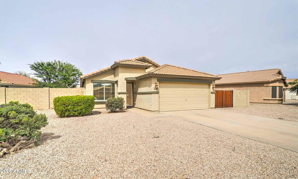 Photo of 39942 N Passaro Drive, San Tan Valley, AZ 85140 (MLS # 7022673)